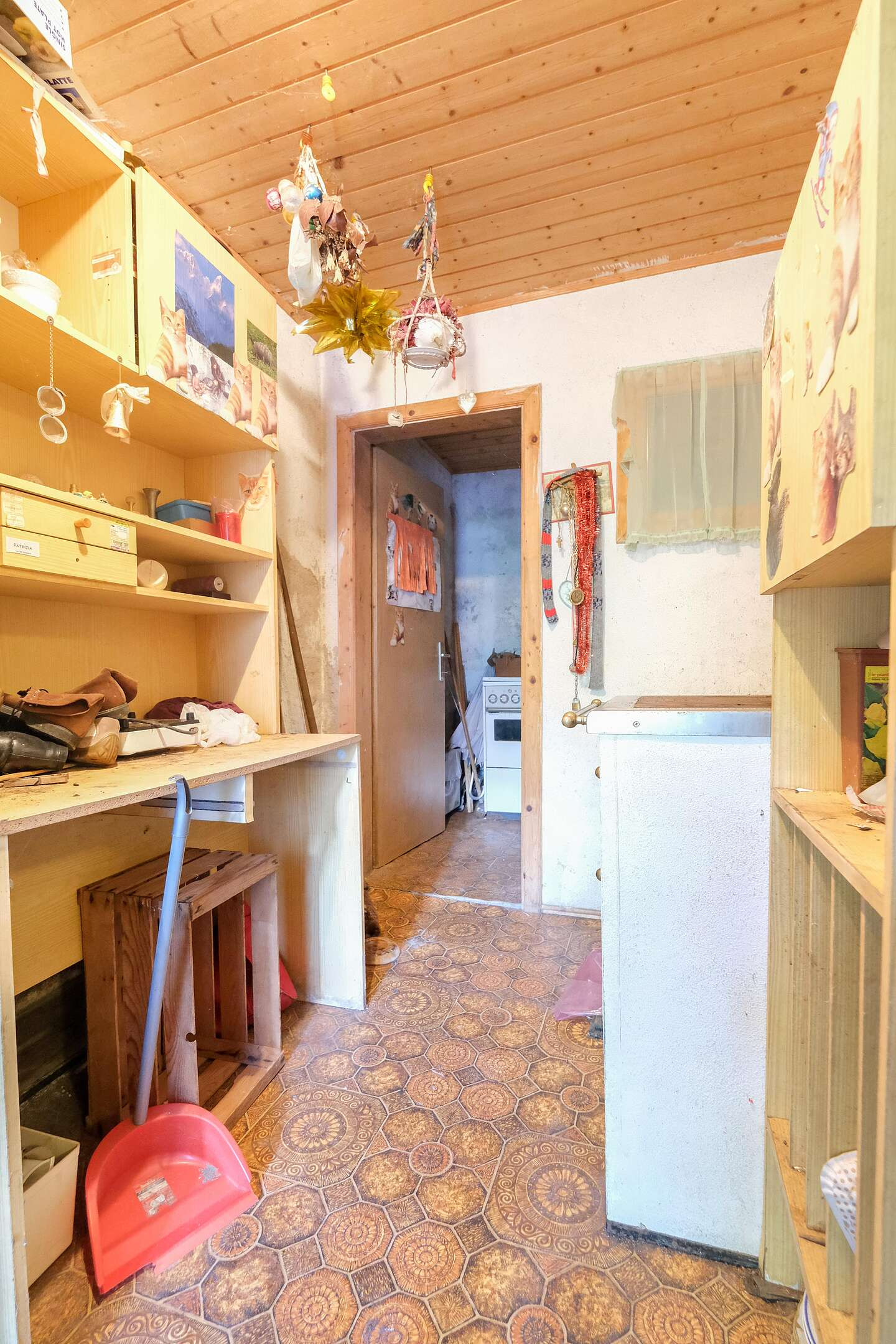 Sanierungsbedürftige Wohnung zu verkaufen