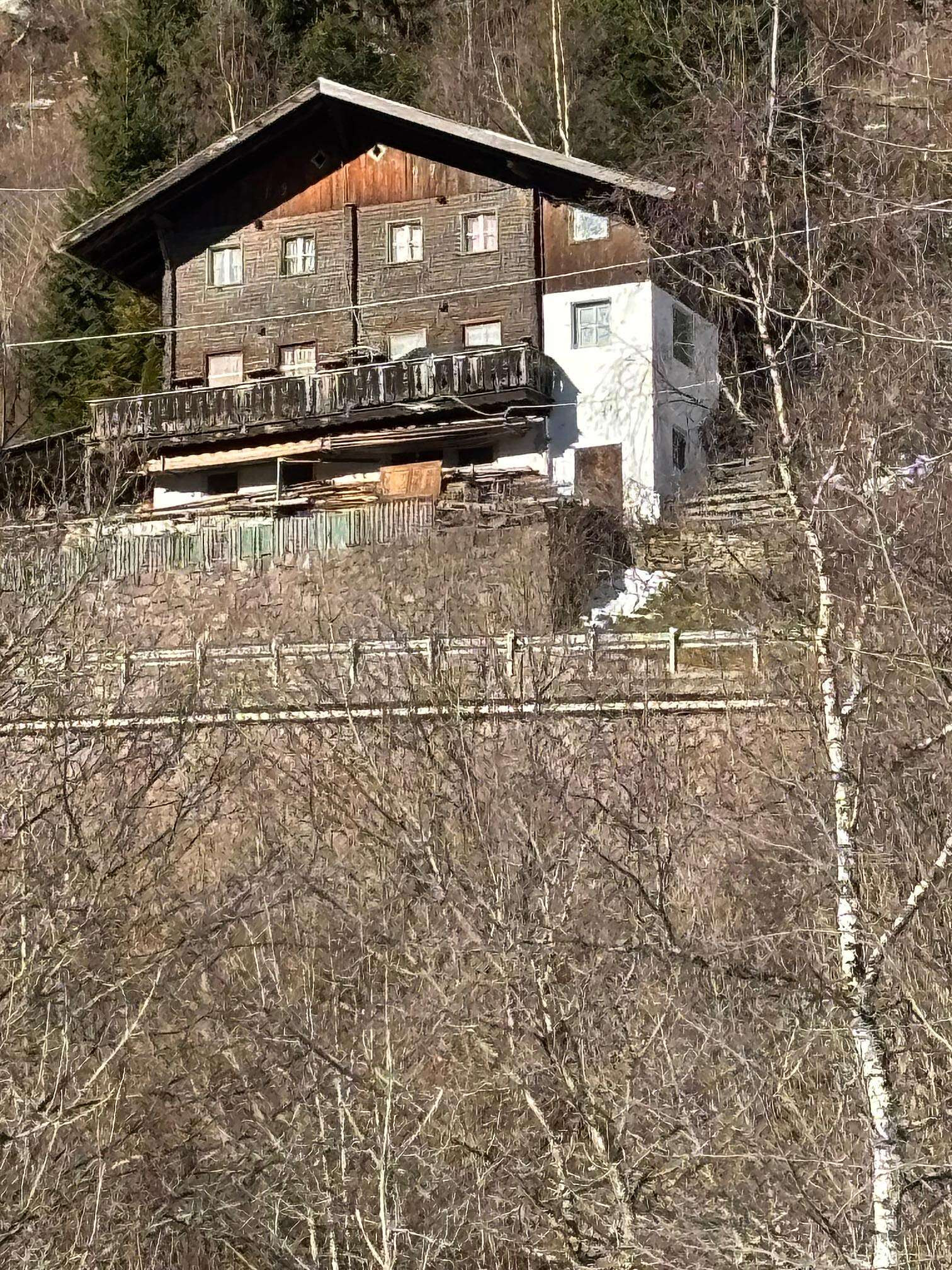 Älteres Wohnhaus im Landwirtschaftsgebiet zu verkaufen