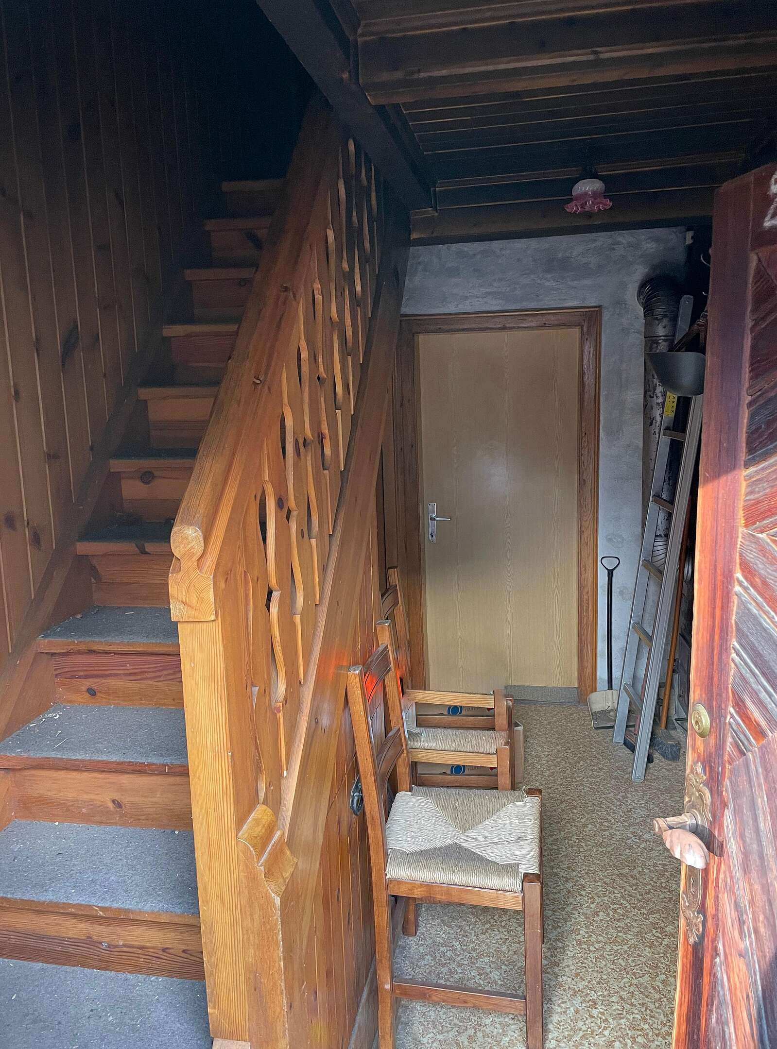 Vendesi vecchia casa in zona verde agricolo