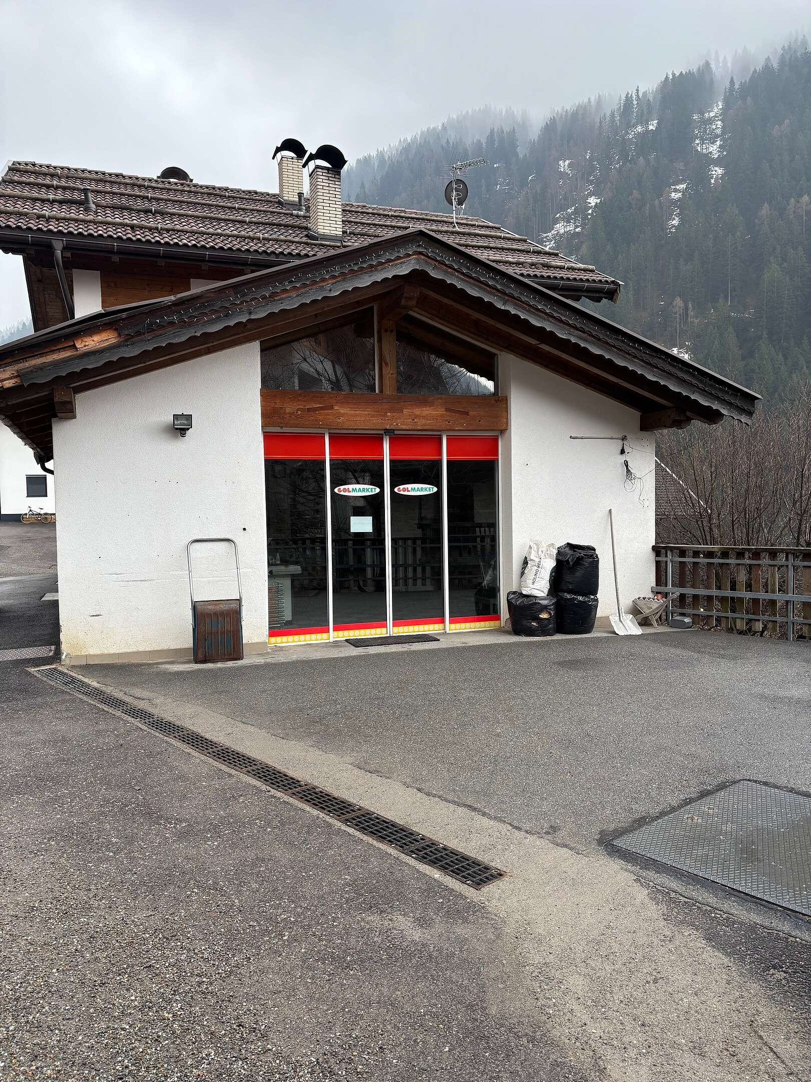 Vendesi immobile strumentale