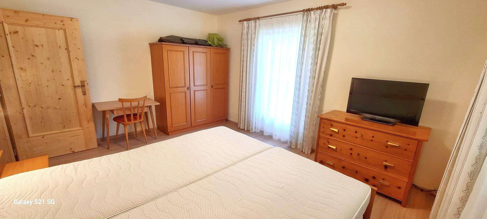 Freistehendes Haus mit 2 Wohneinheiten zu verkaufen