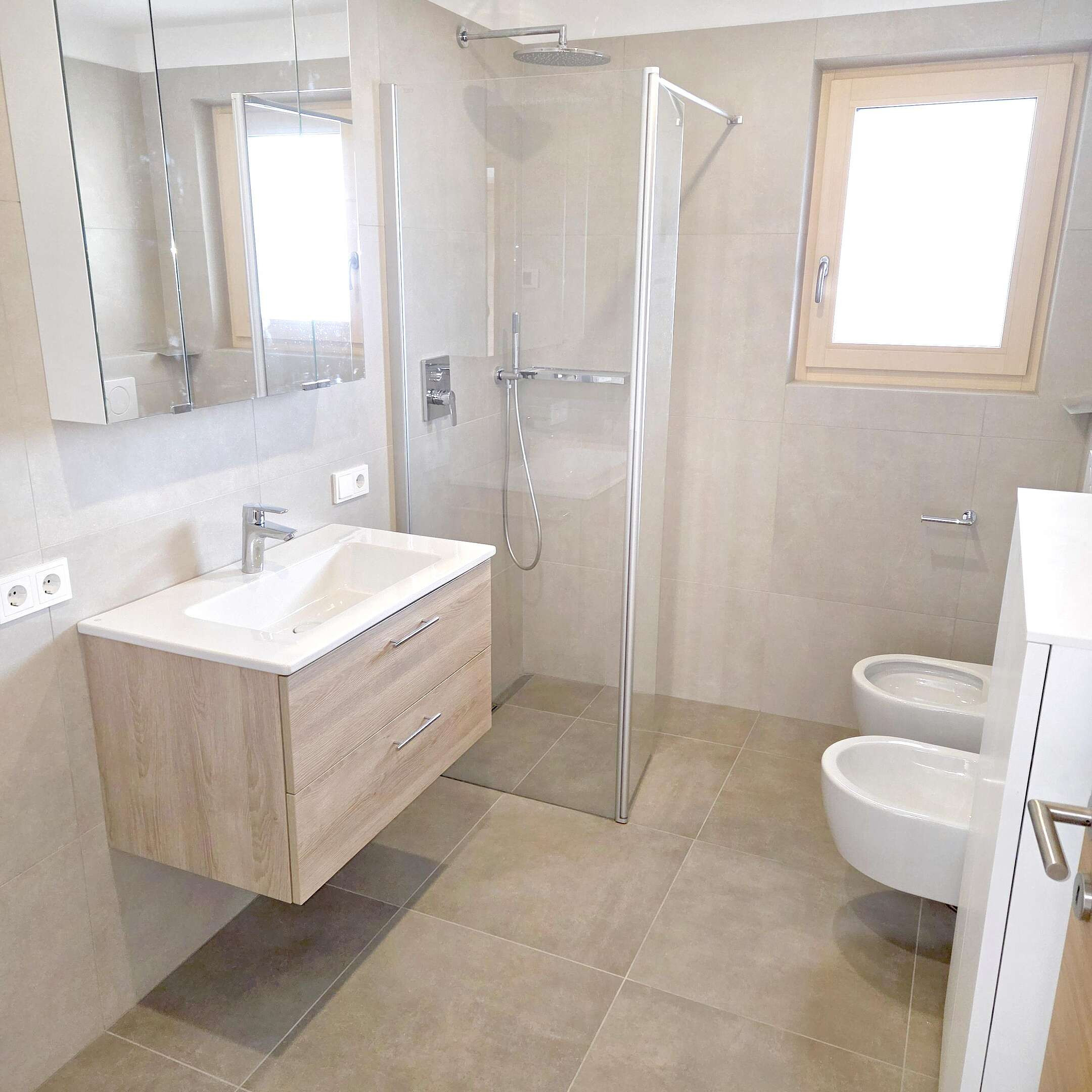 Vollmöblierte Neubauwohnung in zentraler Lage von Hafling zu vermieten