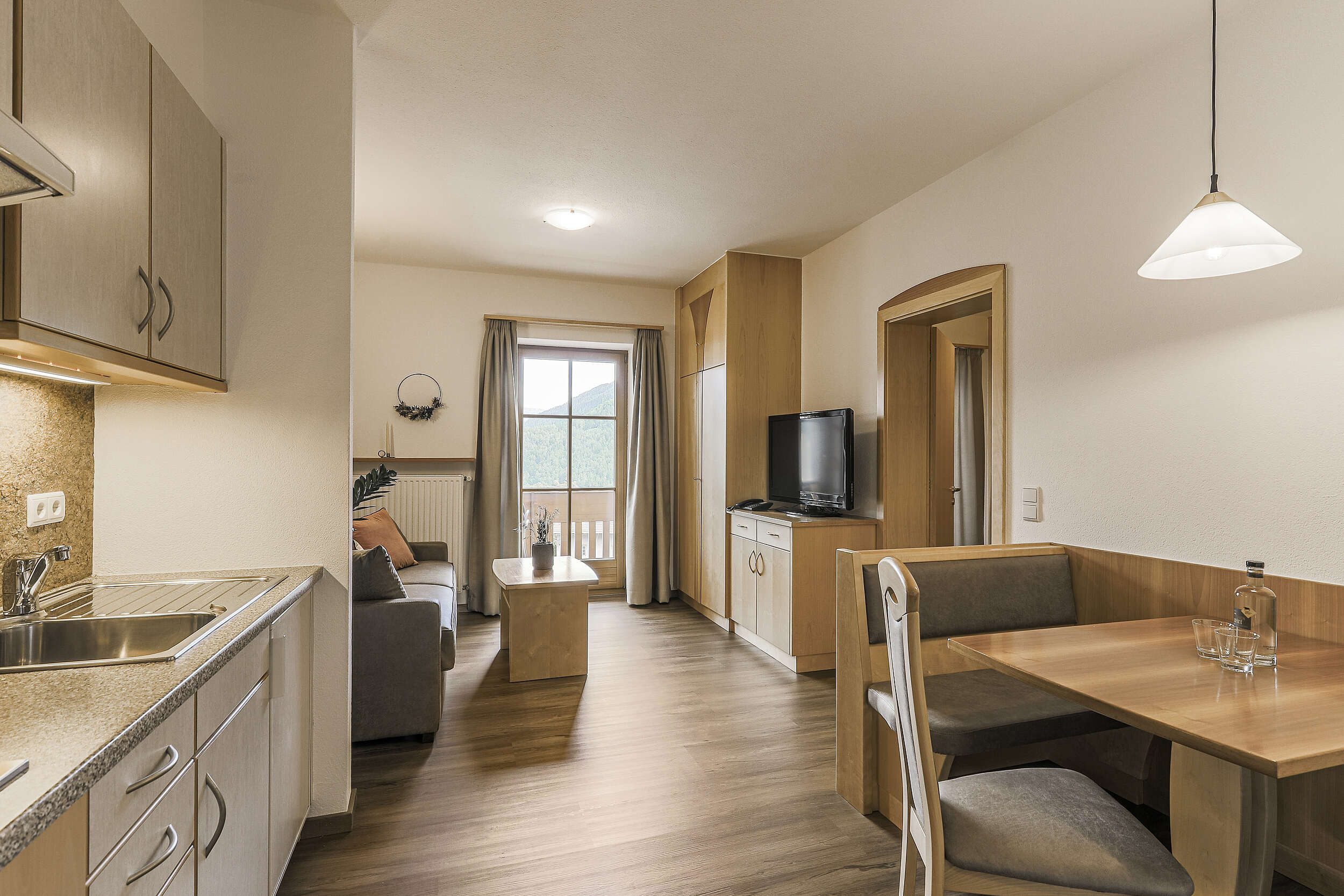 Residence mit Restaurant/Pizzeria zu verkaufen