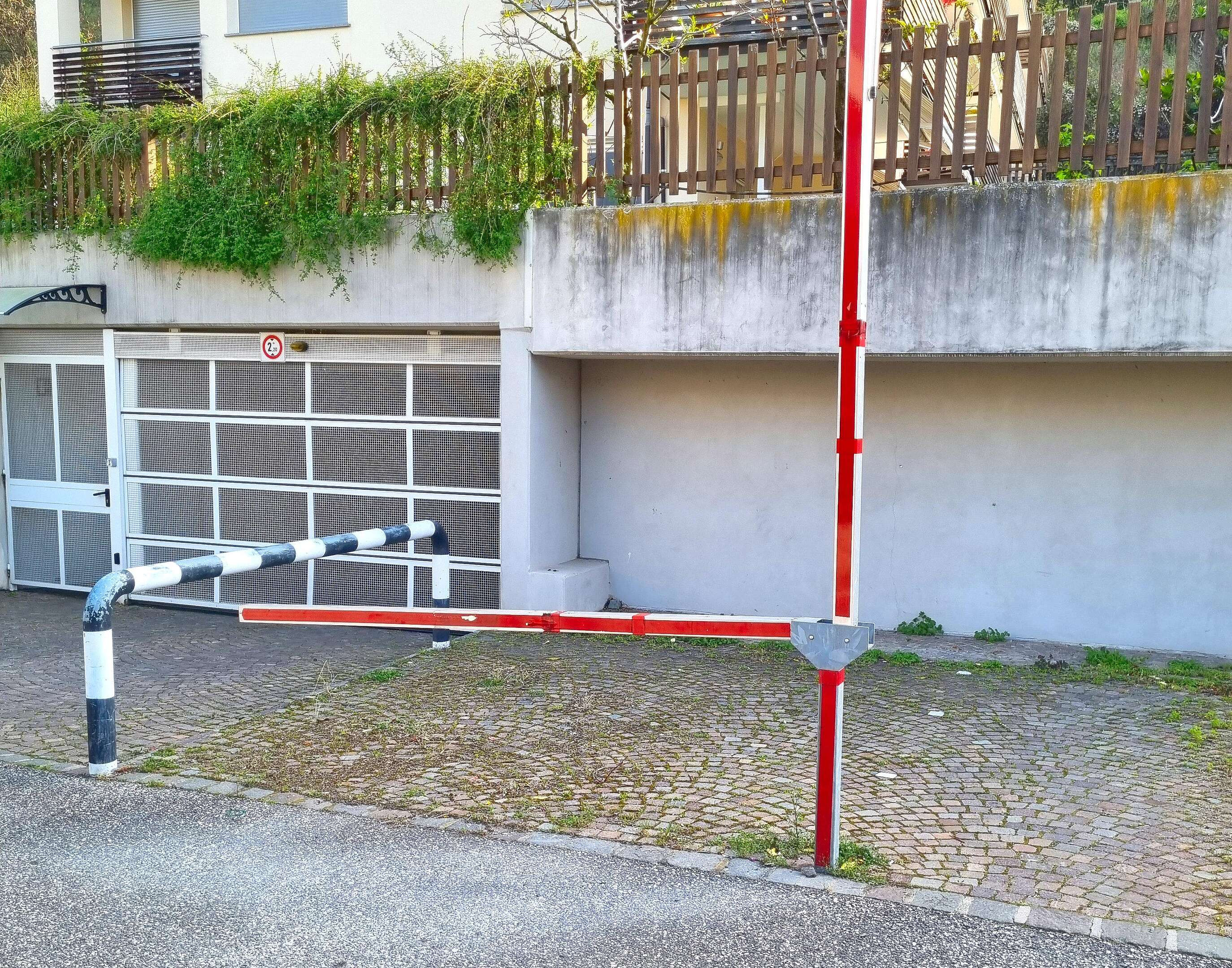 Große Garage zu verkaufen