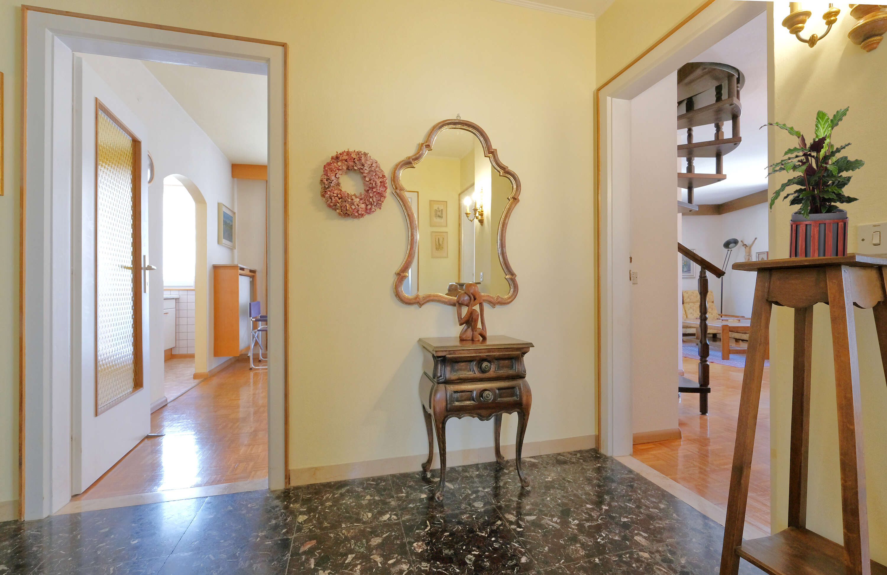 Appartamento trilocale in vendita nel centro di Lana - potenziale per uso quadrilocale Appartamento trilocale in vendita nel centro di Lana - potenziale per uso quadrilocale