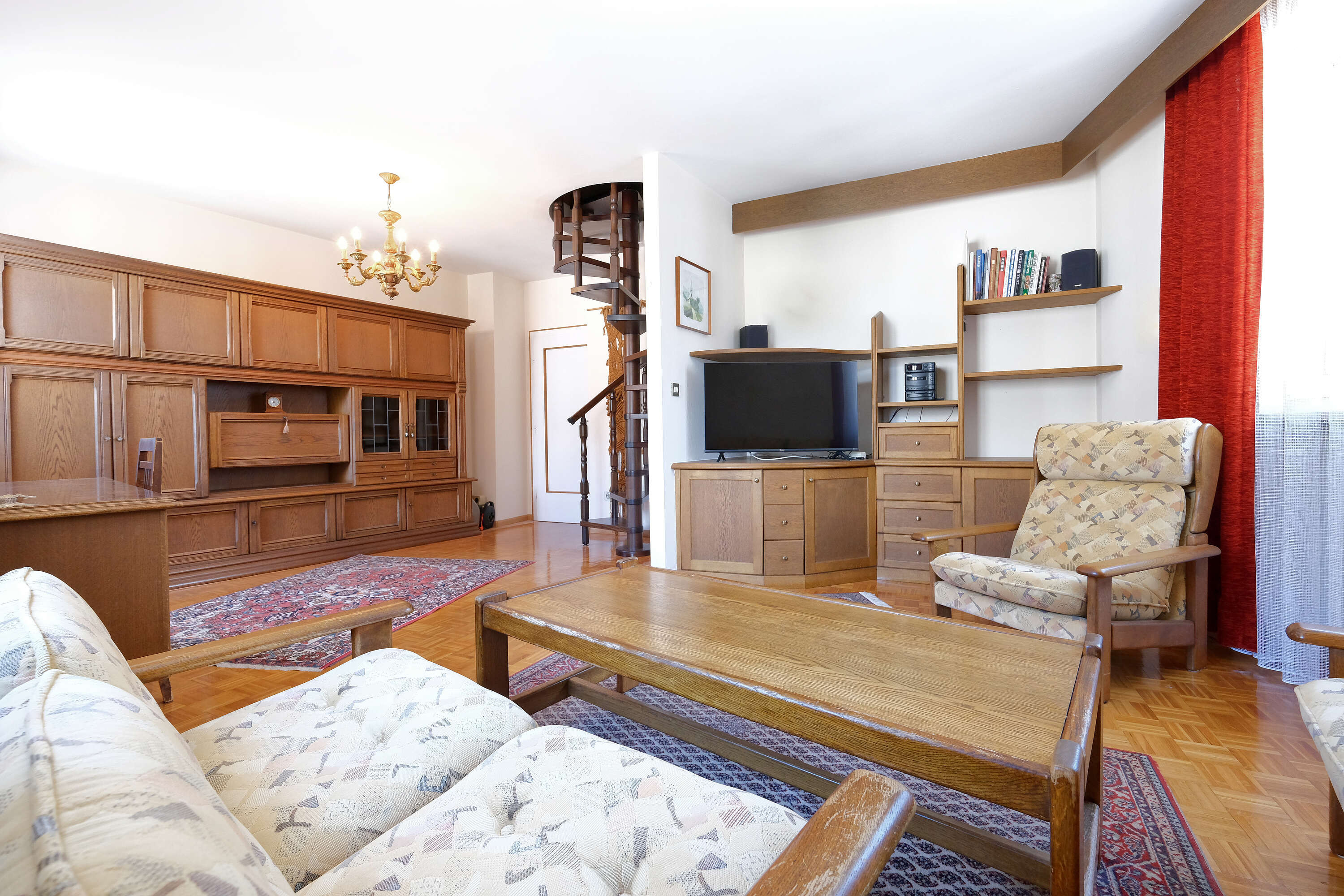 Dreizimmerwohnung mitten im Zentrum von Oberlana zu verkaufen – Potenzial für Vierzimmernutzung Dreizimmerwohnung mitten im Zentrum von Oberlana zu verkaufen – Potenzial für Vierzimmernutzung