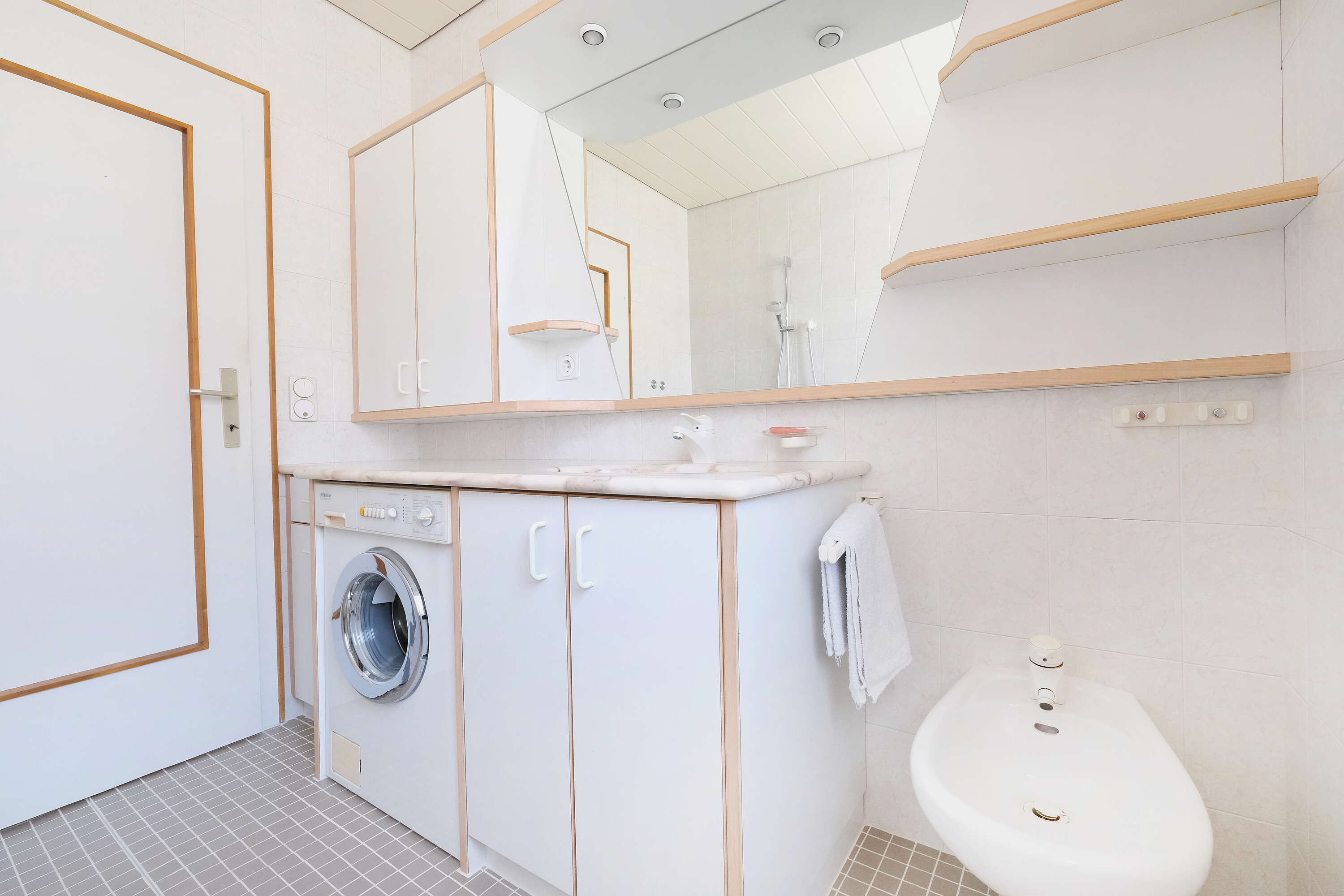 Dreizimmerwohnung mitten im Zentrum von Oberlana zu verkaufen – Potenzial für Vierzimmernutzung Dreizimmerwohnung mitten im Zentrum von Oberlana zu verkaufen – Potenzial für Vierzimmernutzung