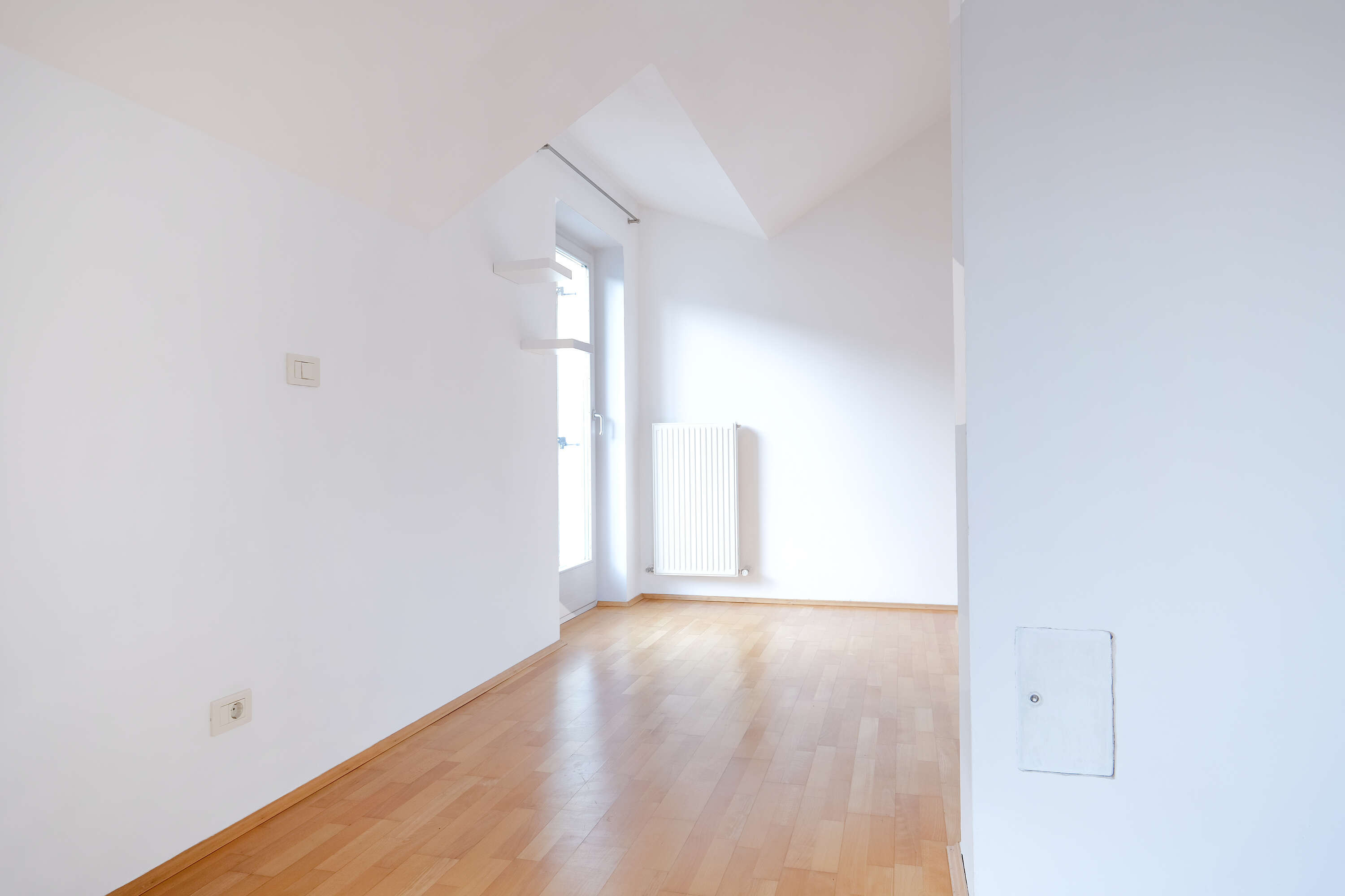 Lana: Großzügige 2-Zimmerwohnung im letzten Stock zu verkaufen!