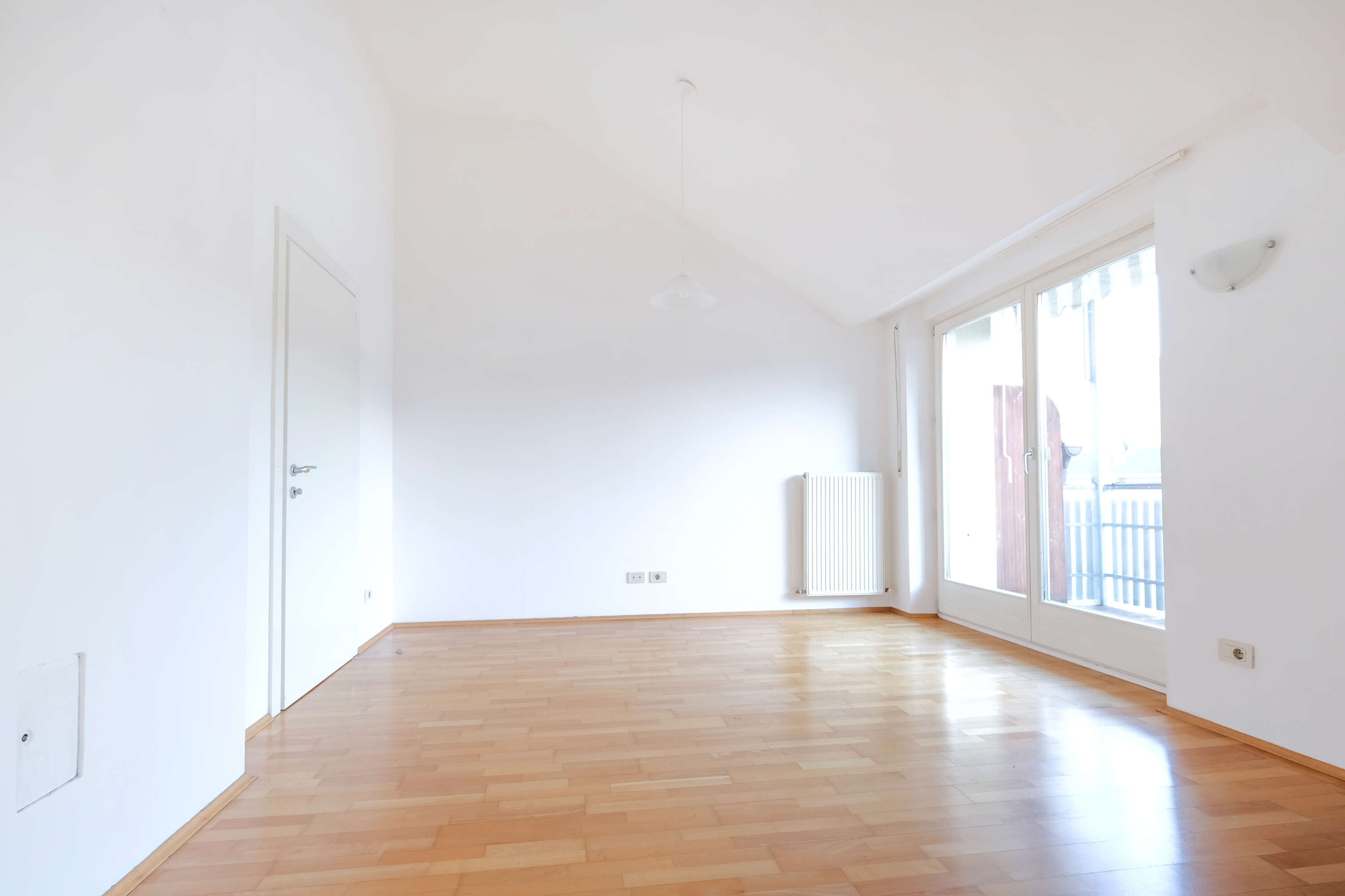 Lana: Großzügige 2-Zimmerwohnung im letzten Stock zu verkaufen!