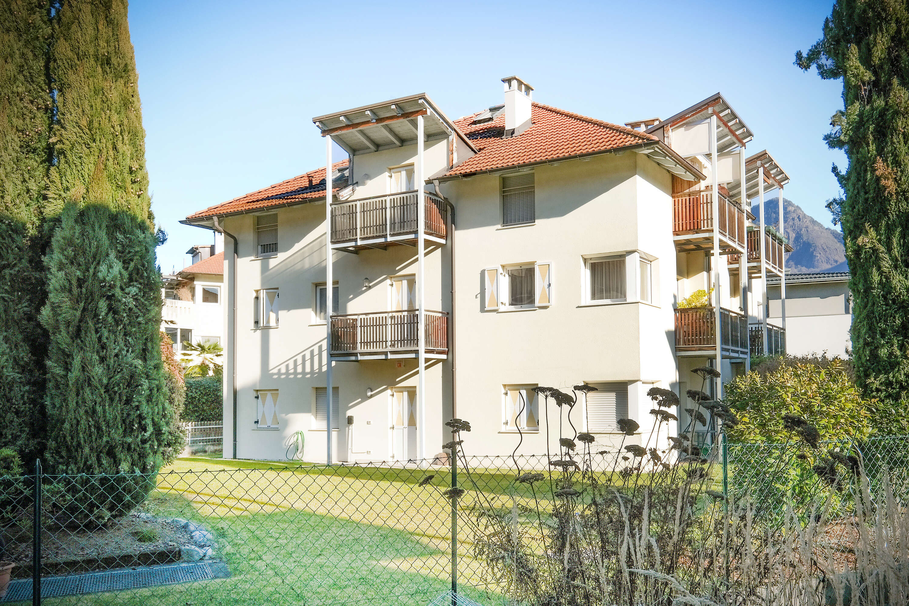 Lana: Großzügige 2-Zimmerwohnung im letzten Stock zu verkaufen!