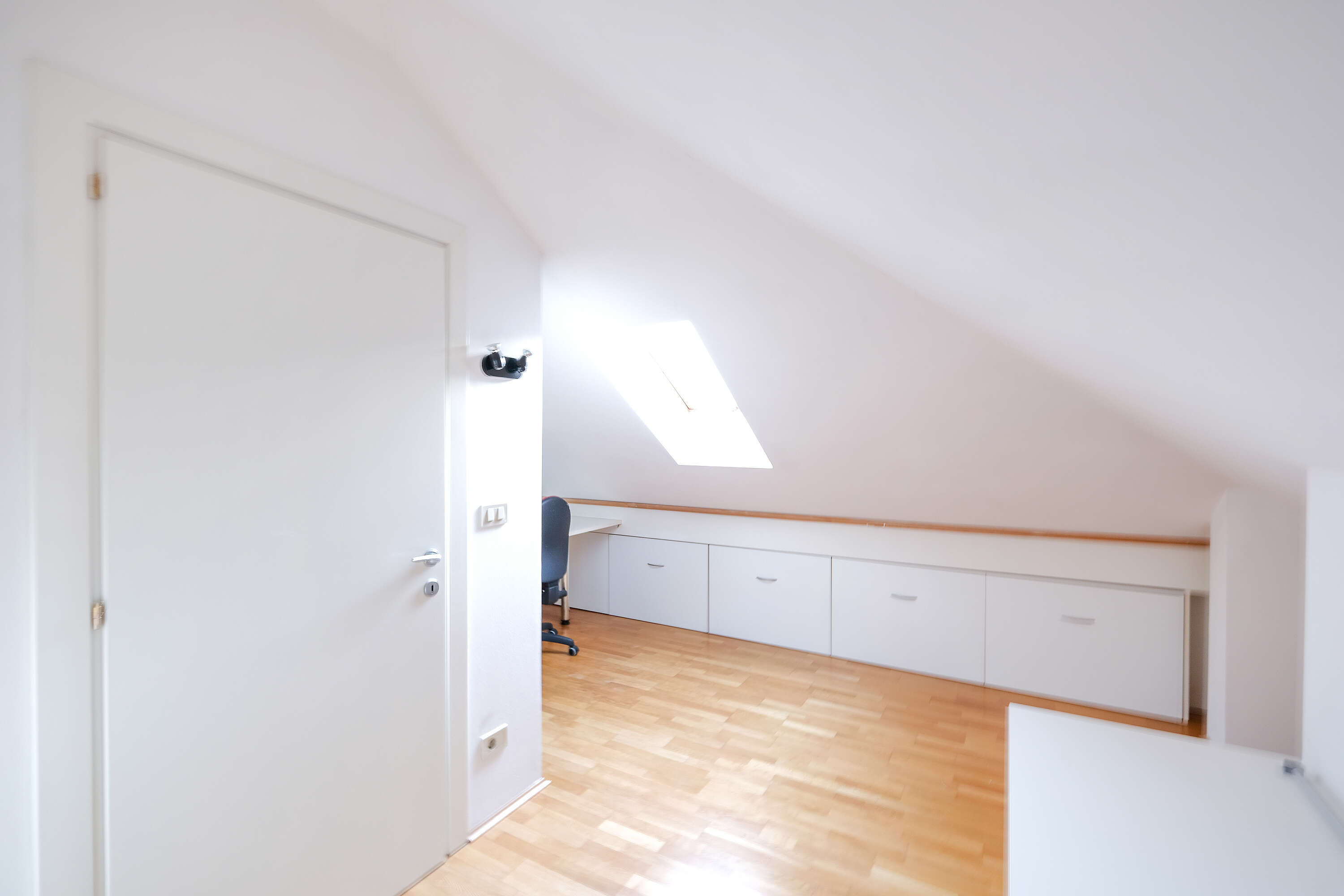 Lana: Großzügige 2-Zimmerwohnung im letzten Stock zu verkaufen!