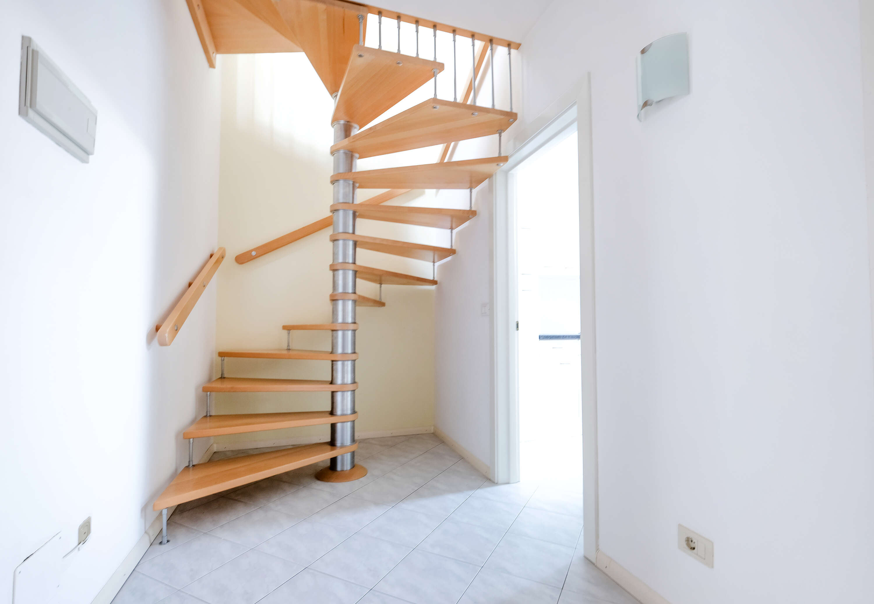 Lana: Großzügige 2-Zimmerwohnung im letzten Stock zu verkaufen!