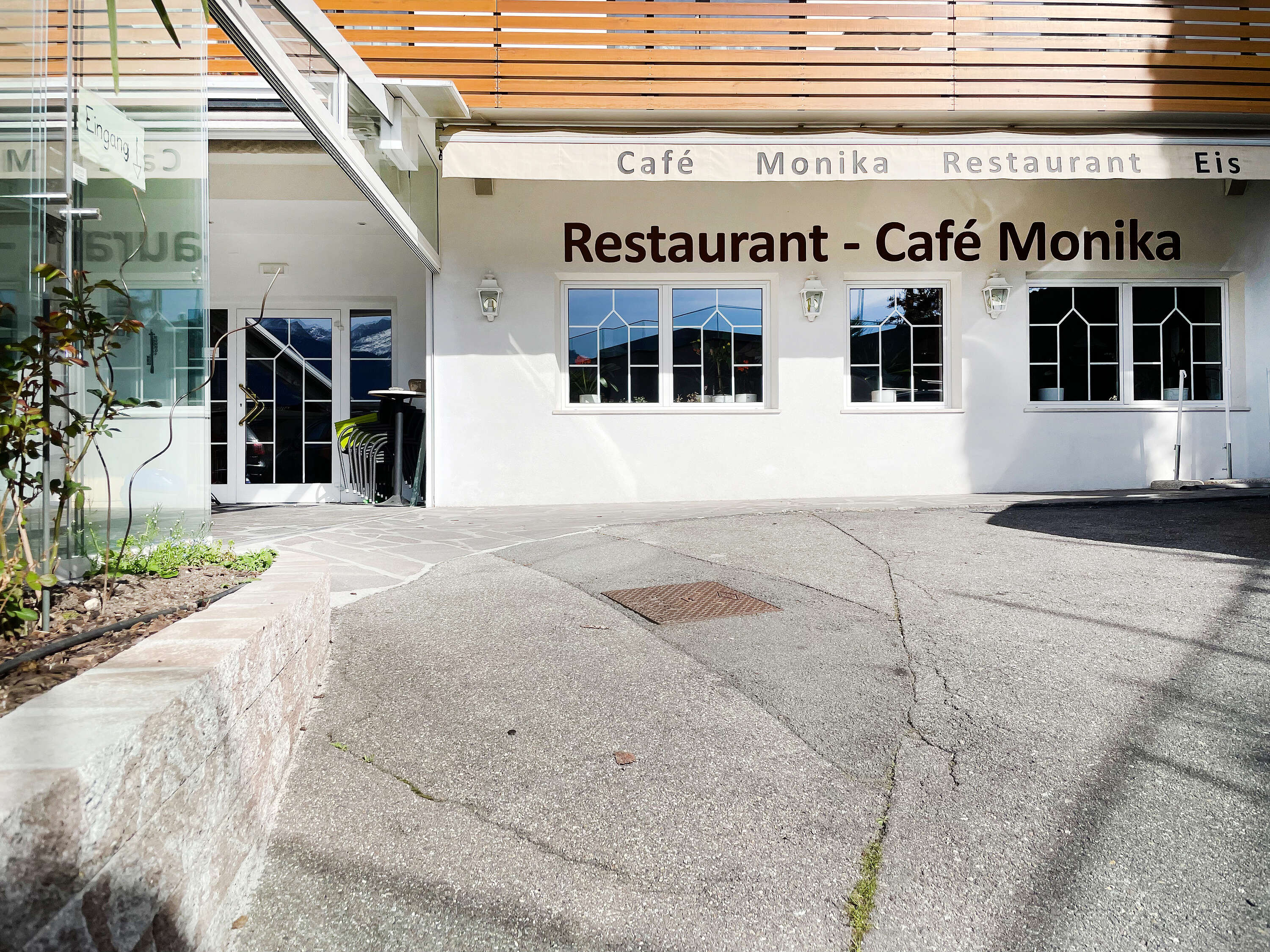 Sehr gut eingeführtes Lokal in Schenna zu verpachten!