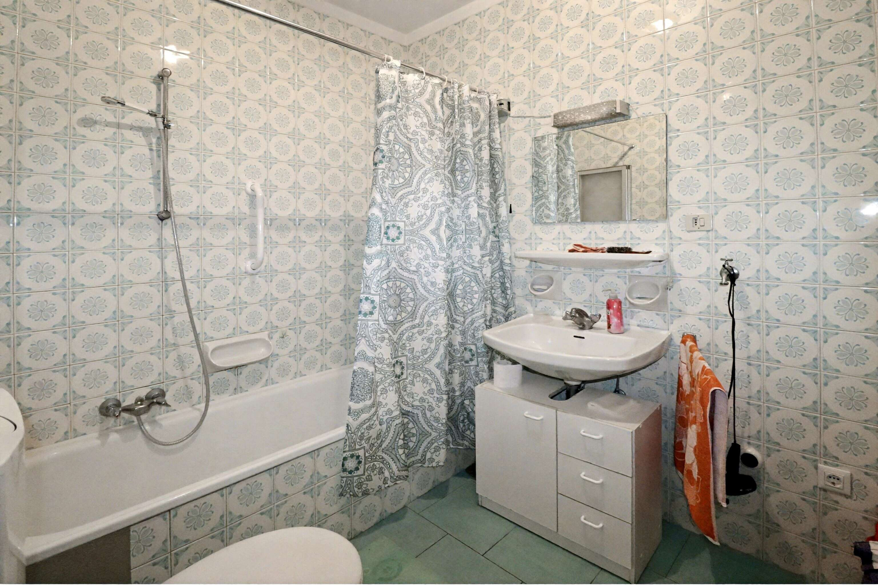 Vendesi trilocale in buona posizione centrale