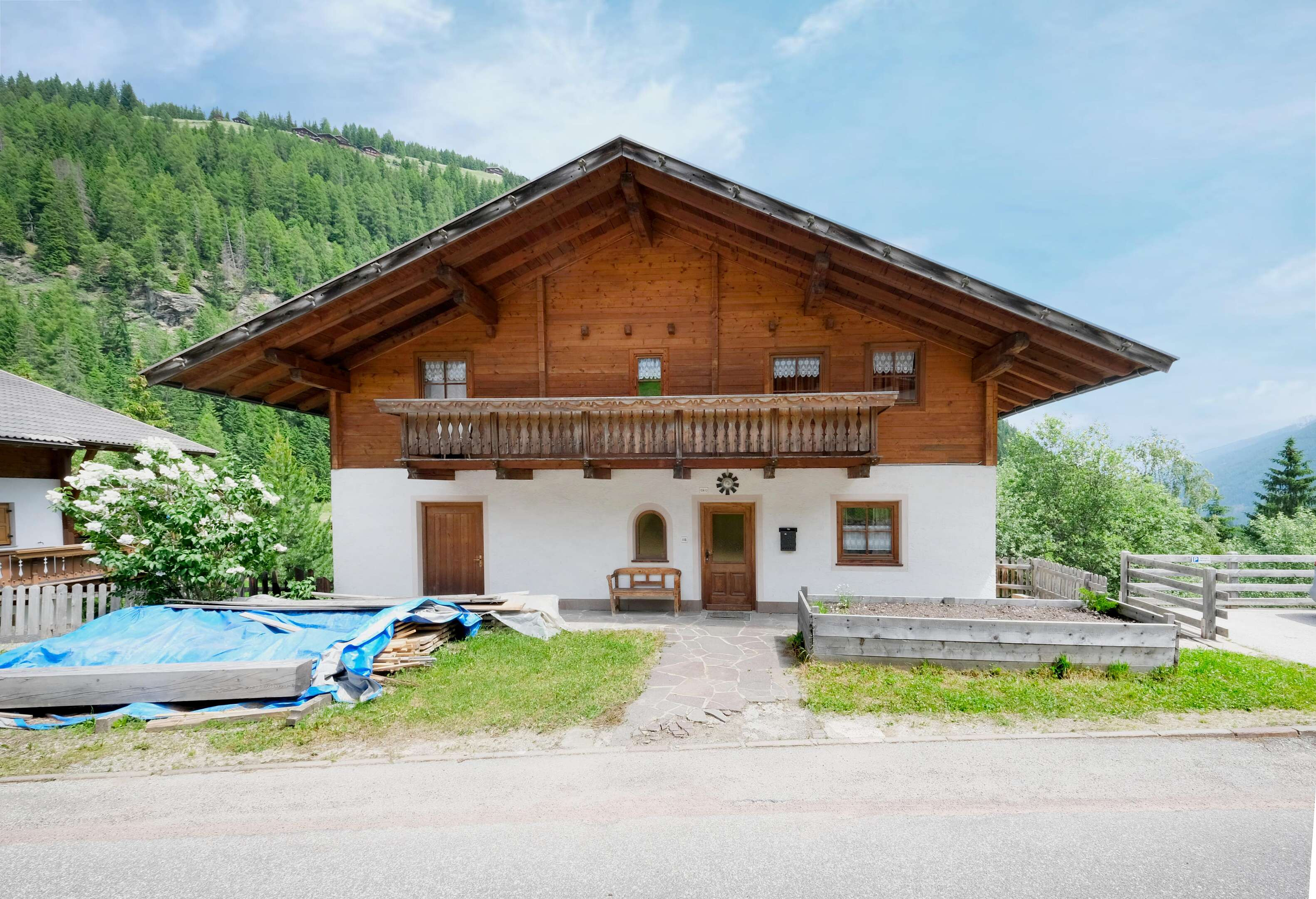 Vielseitiges Wohnhaus mit großzügigem Raumangebot im hinteren Ultental