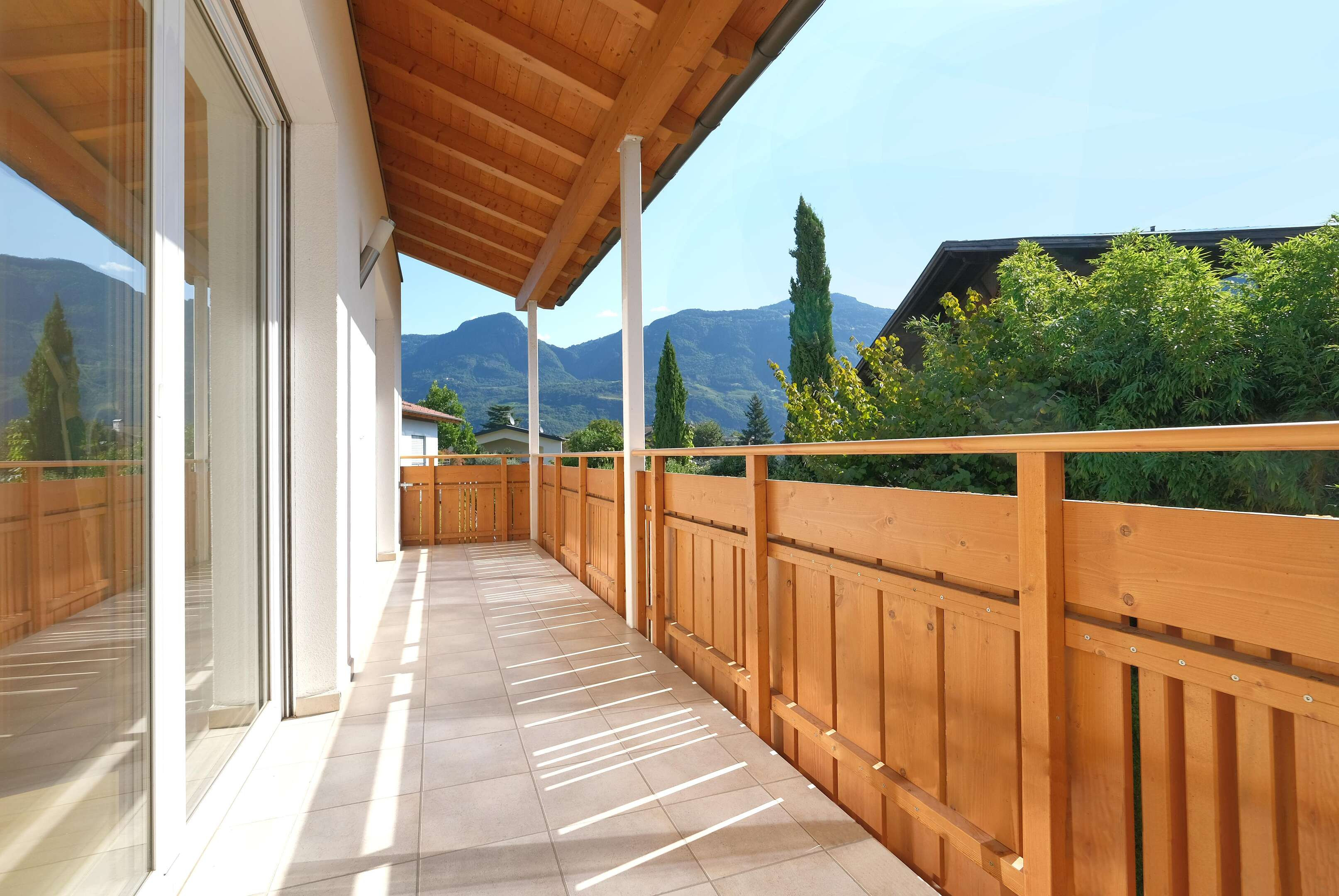 Vendesi villa a schiera con garage doppio