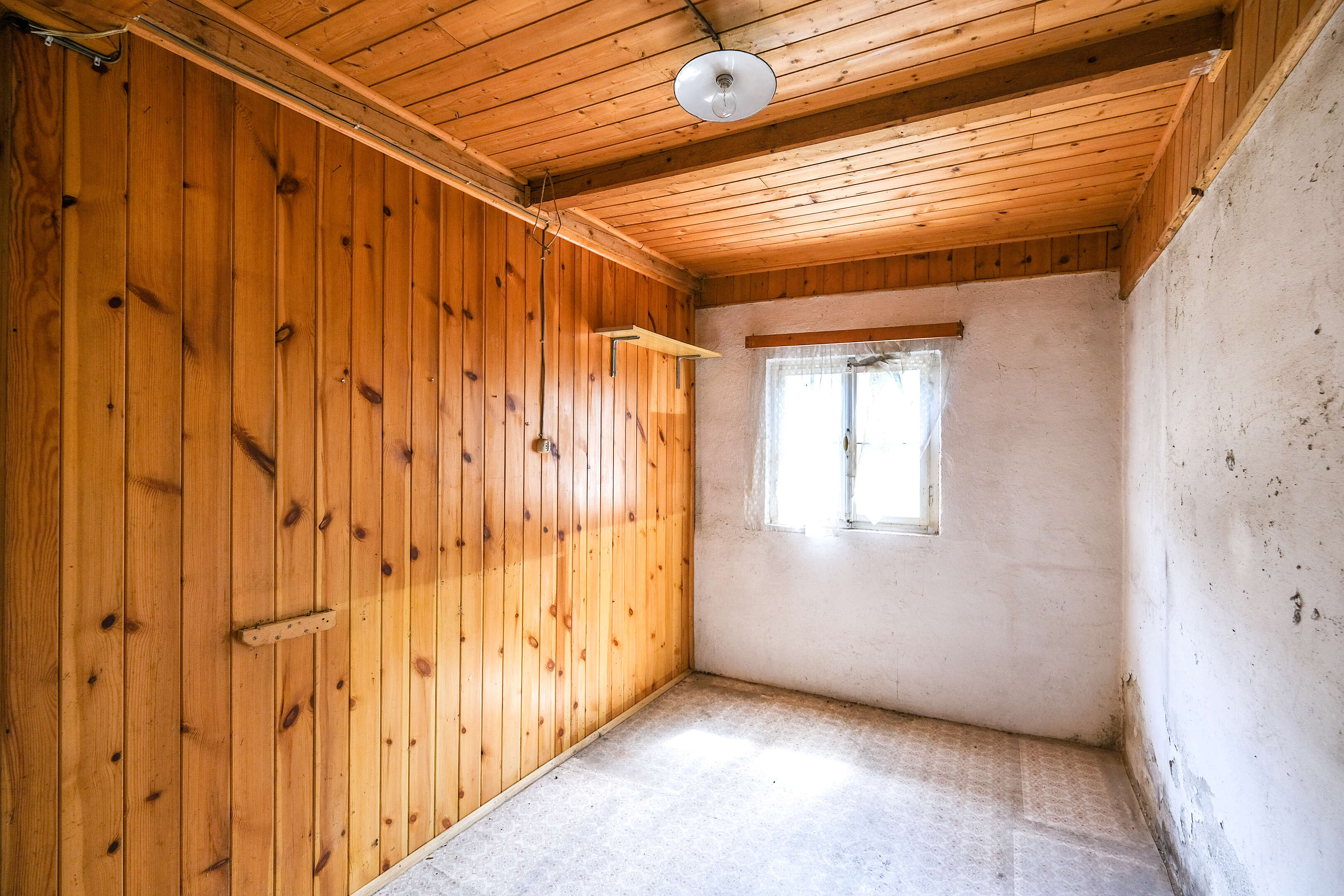 Älteres Wohnhaus im Landwirtschaftsgebiet zu verkaufen