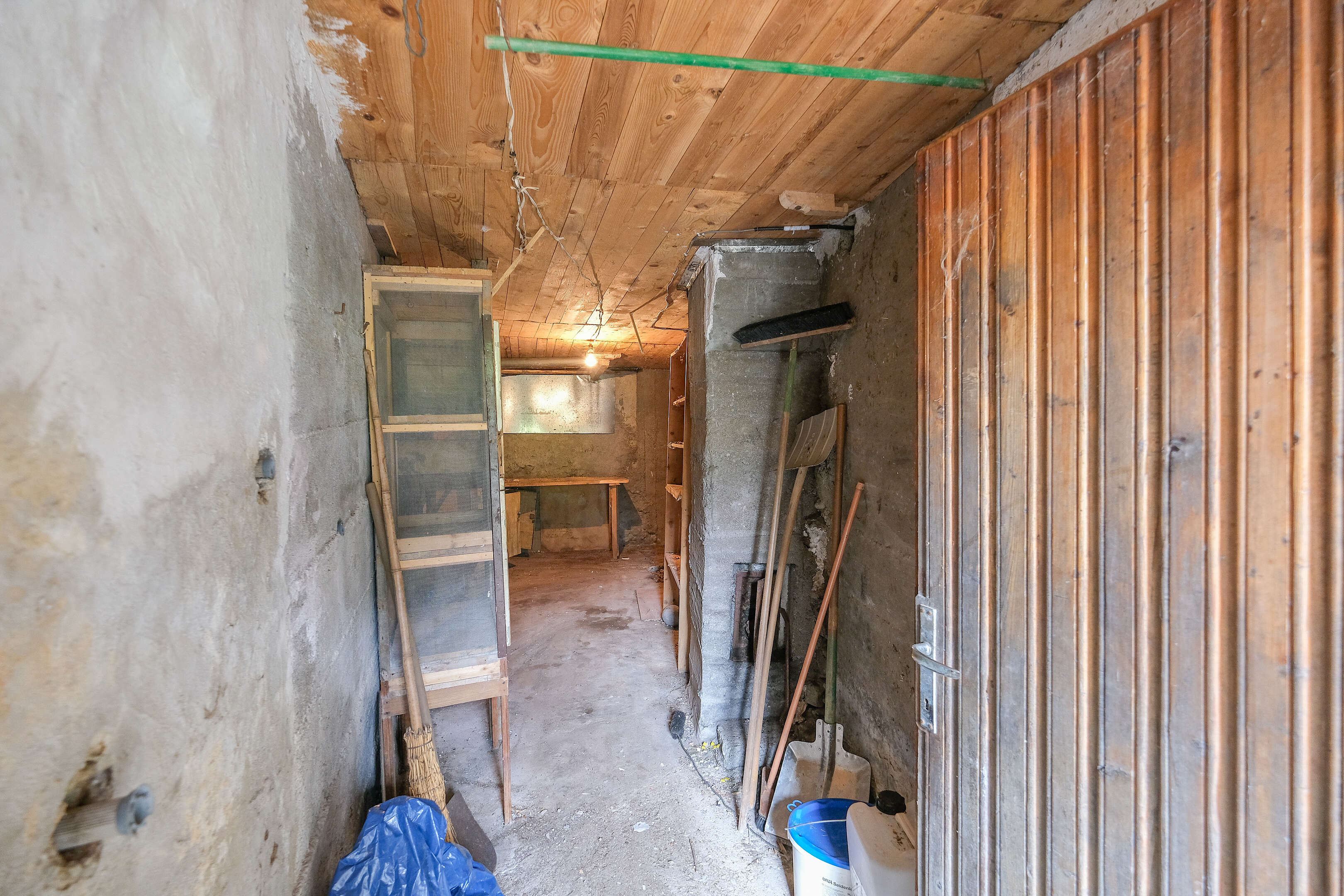 Älteres Wohnhaus im Landwirtschaftsgebiet zu verkaufen
