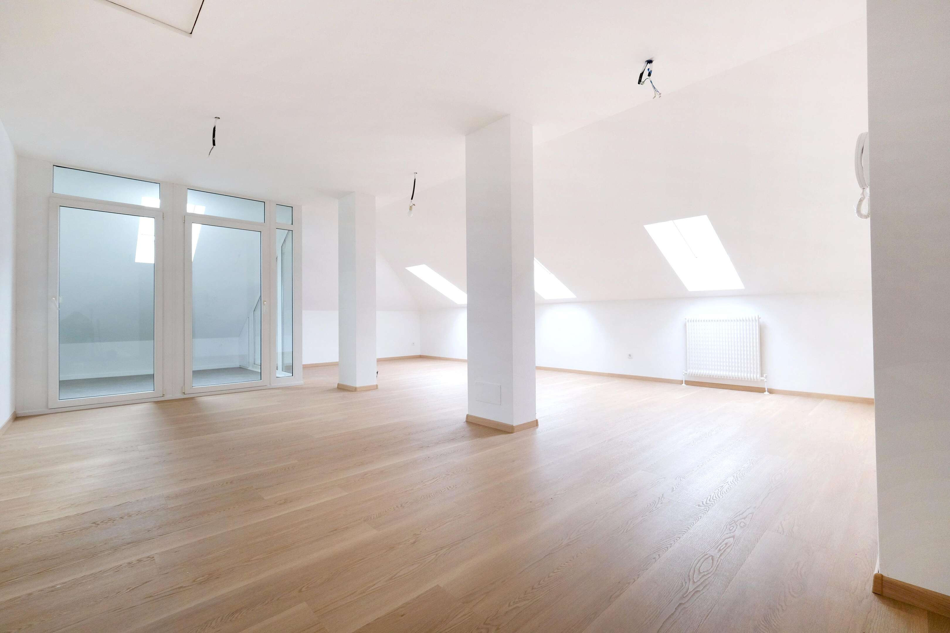 Preiswerte Dachgeschosswohnung zu verkaufen