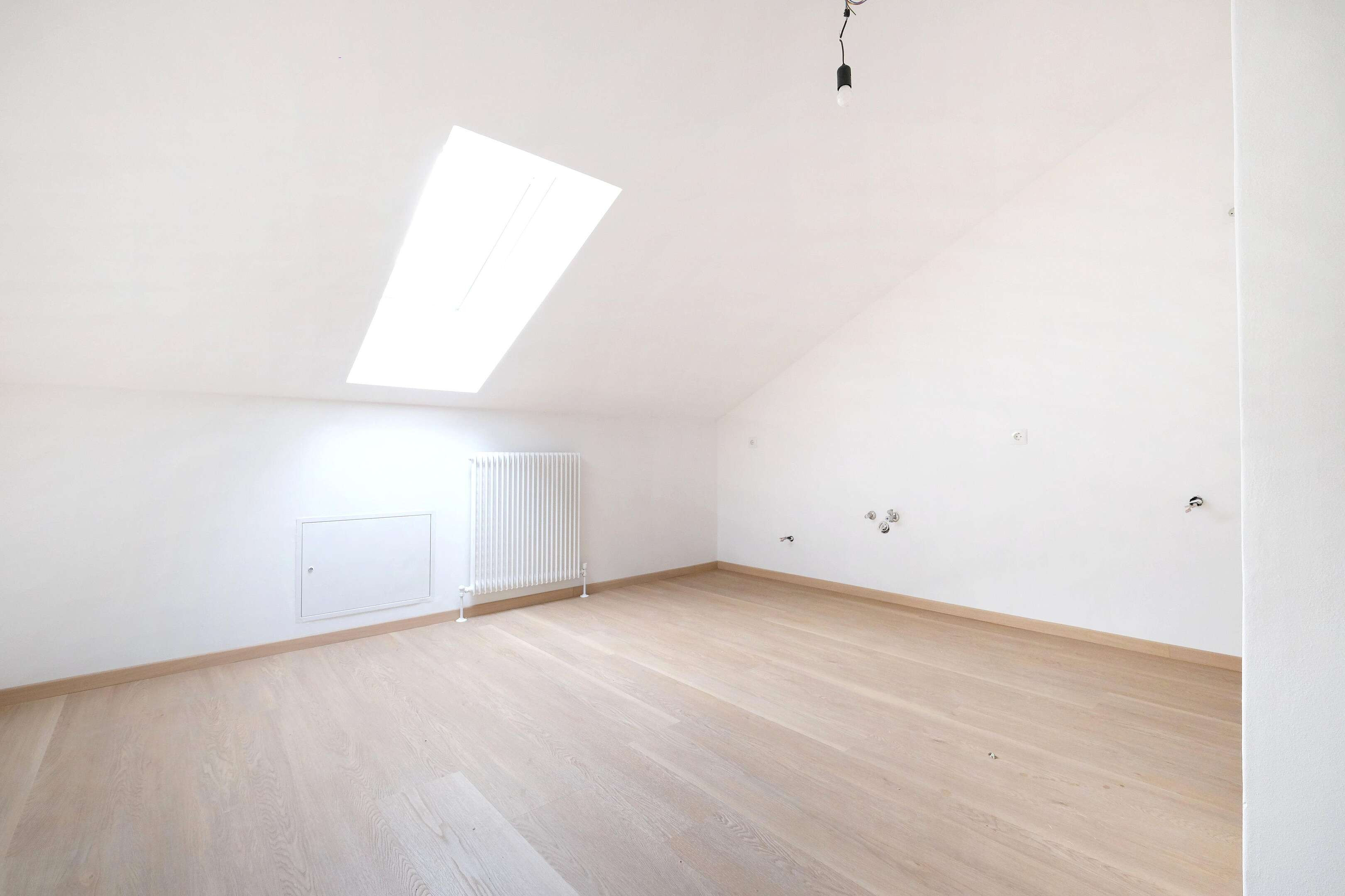 Preiswerte Dachgeschosswohnung zu verkaufen