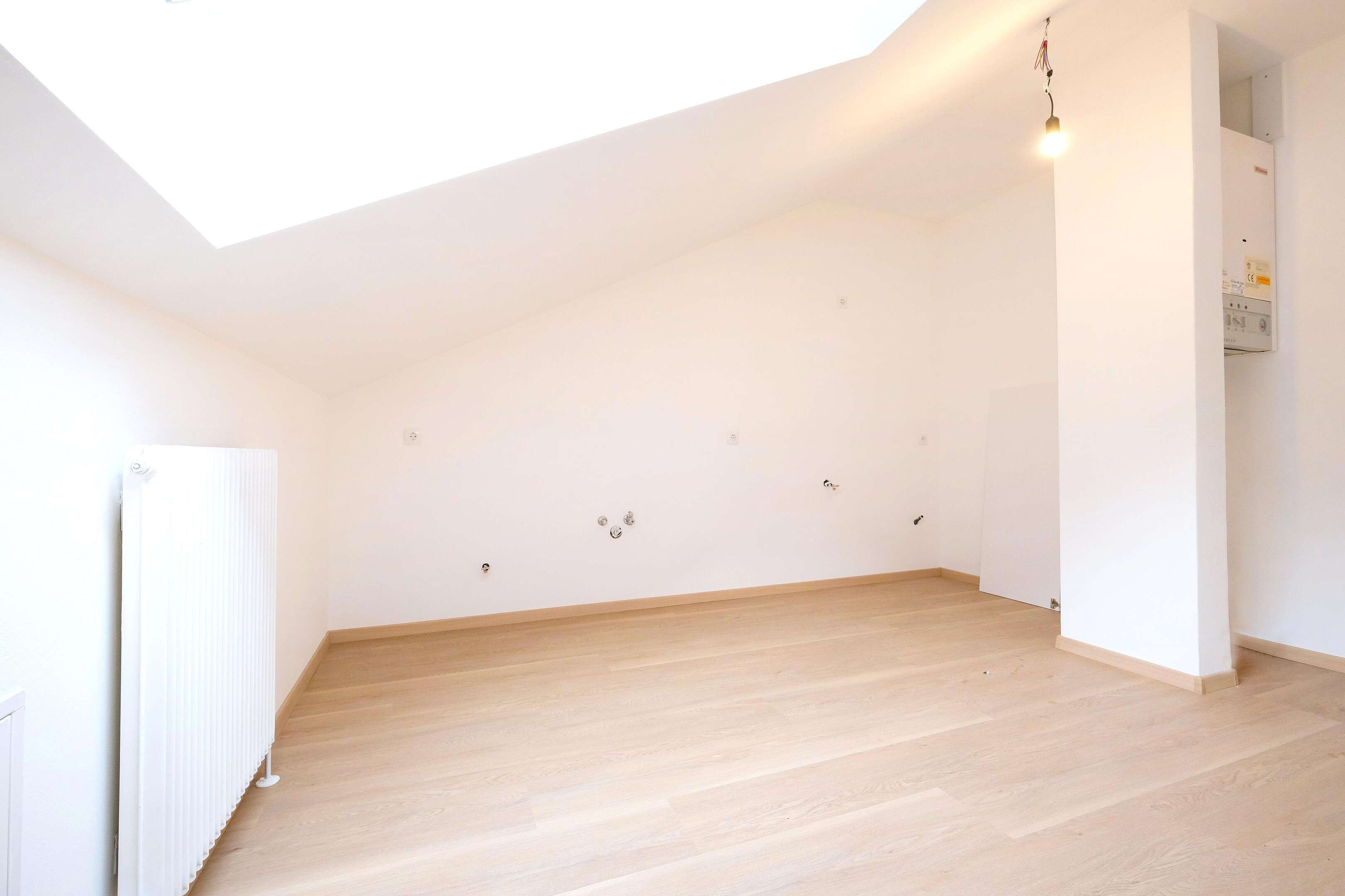 Preiswerte Dachgeschosswohnung zu verkaufen