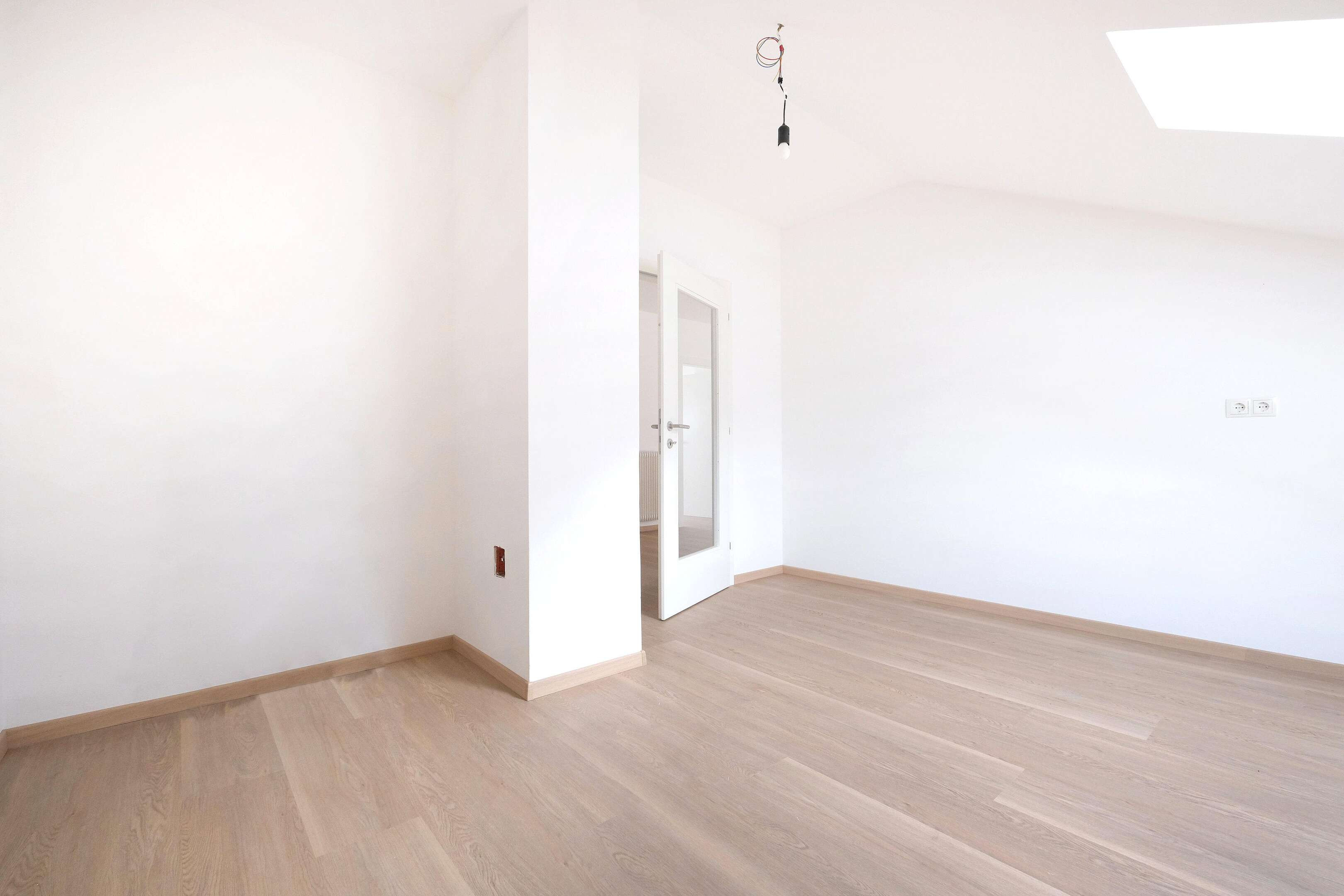 Preiswerte Dachgeschosswohnung zu verkaufen