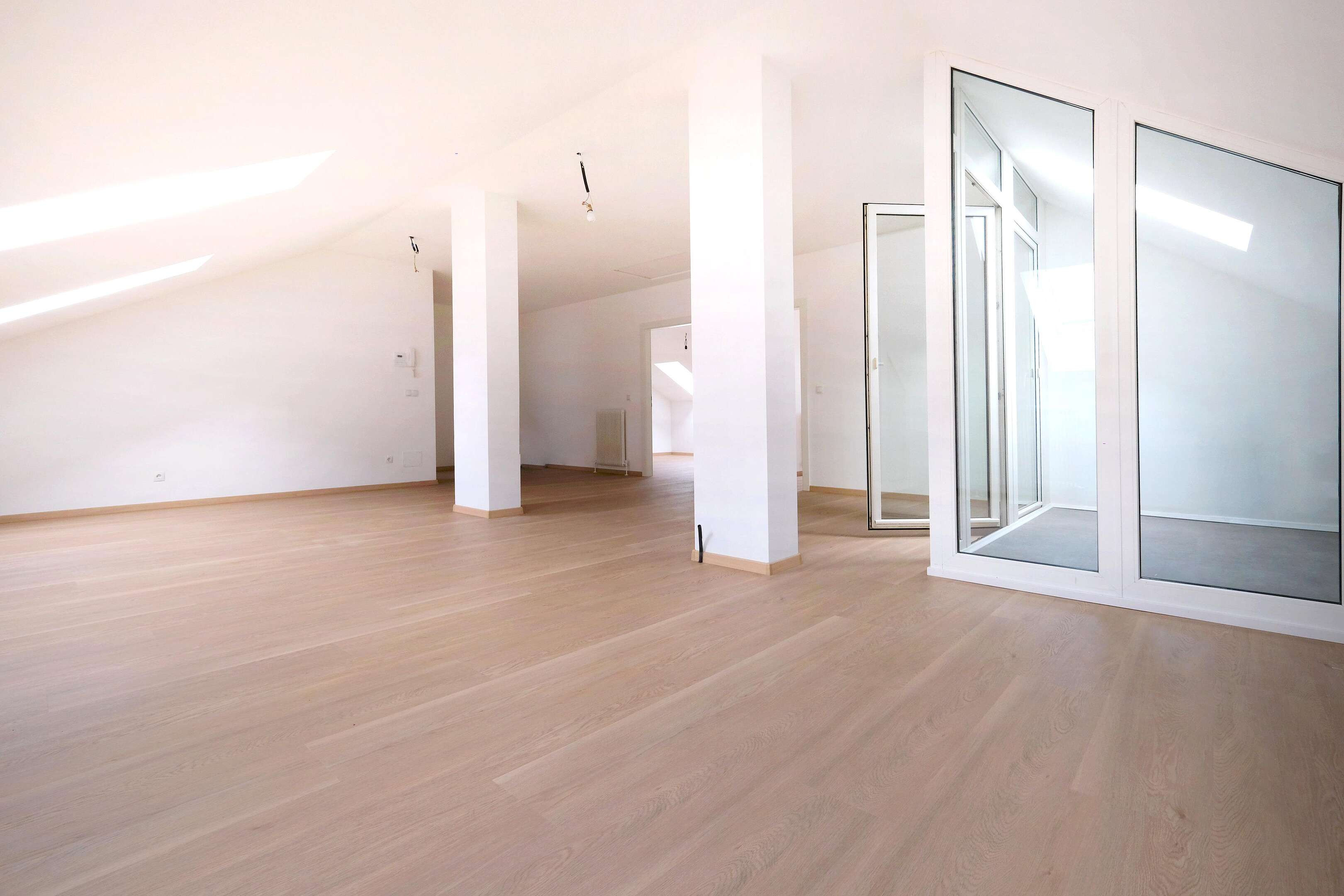 Preiswerte Dachgeschosswohnung zu verkaufen