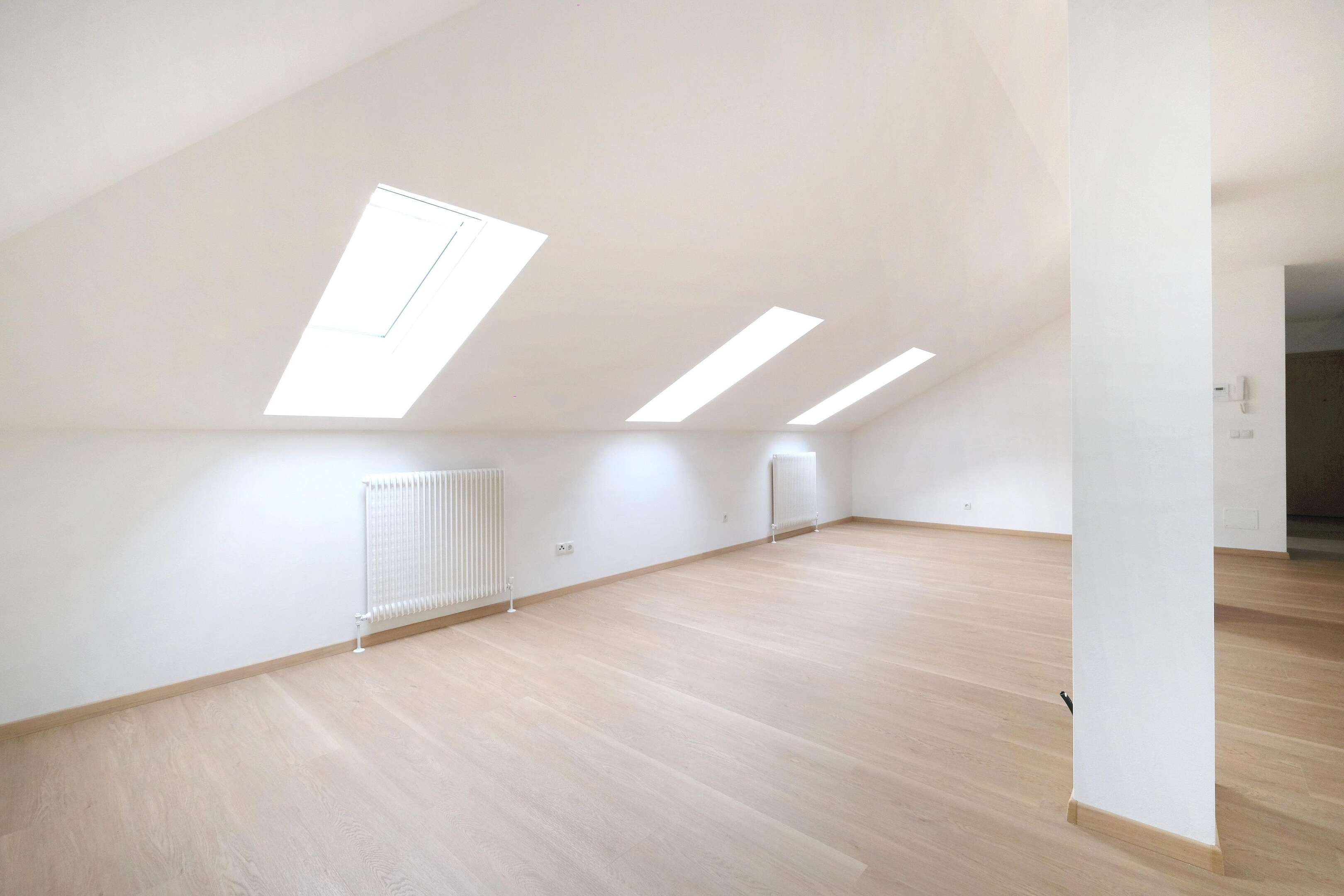 Preiswerte Dachgeschosswohnung zu verkaufen