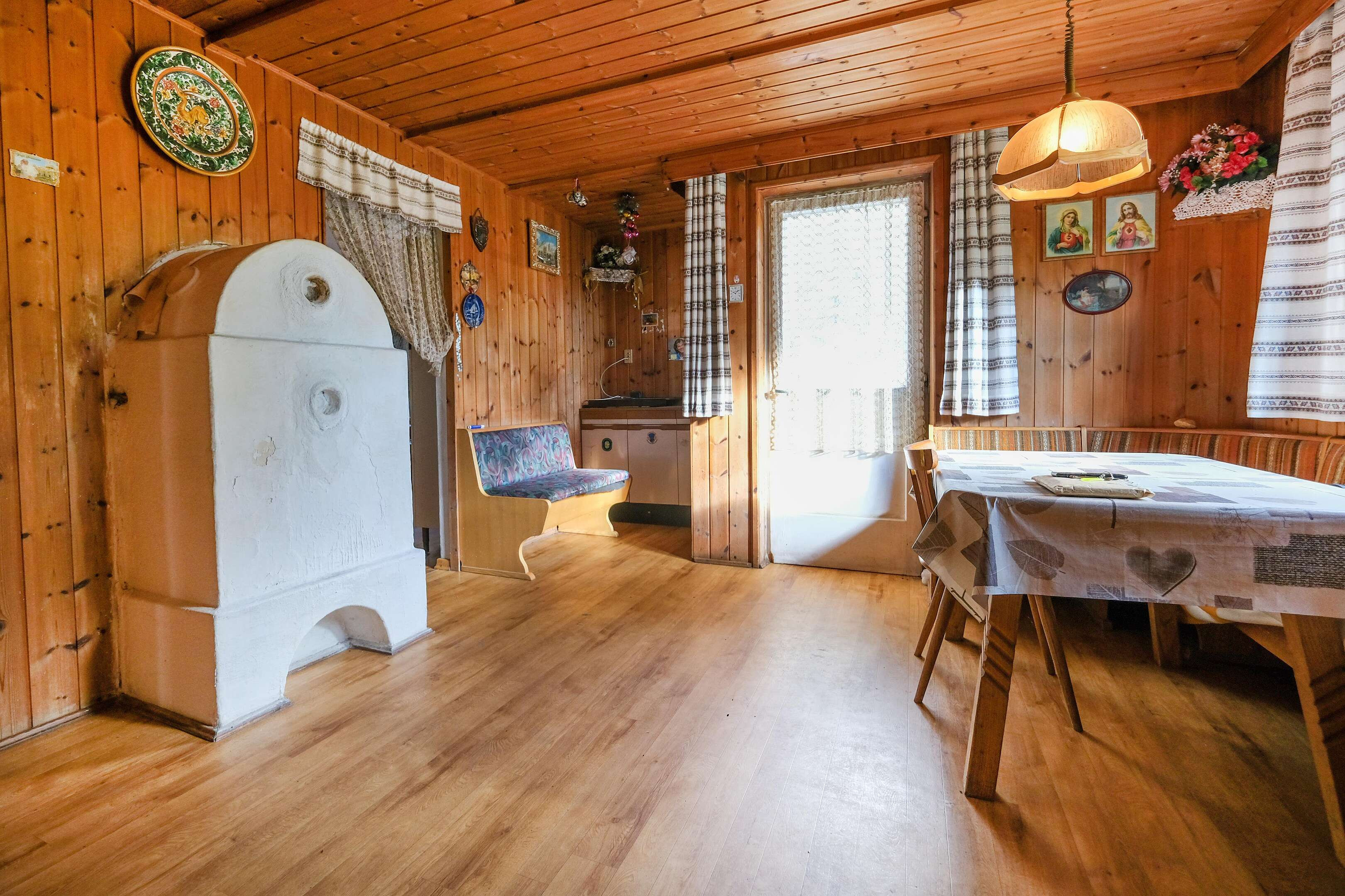 Sanierungsbedürftige Wohnung zu verkaufen