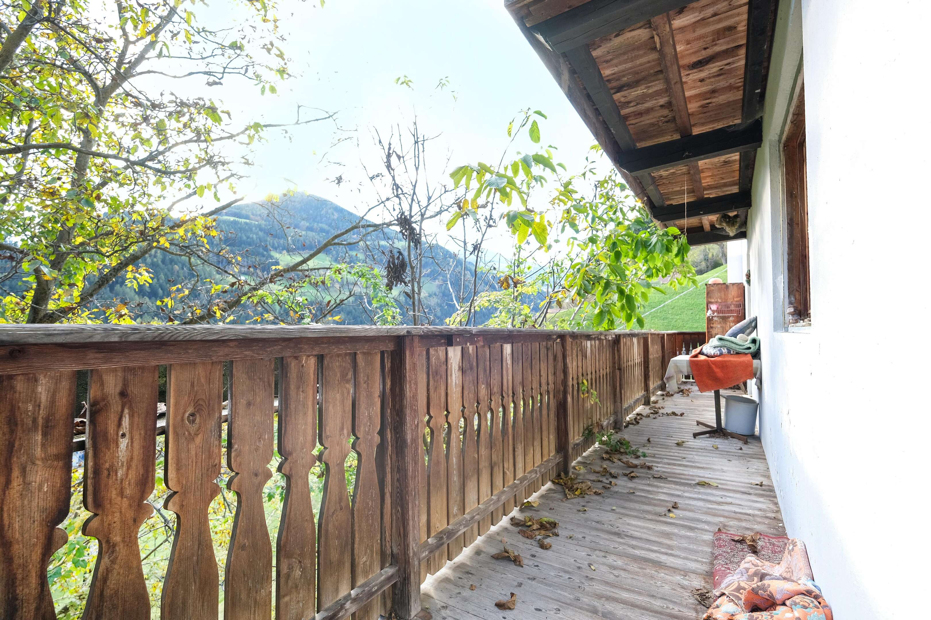 Sanierungsbedürftige Wohnung zu verkaufen