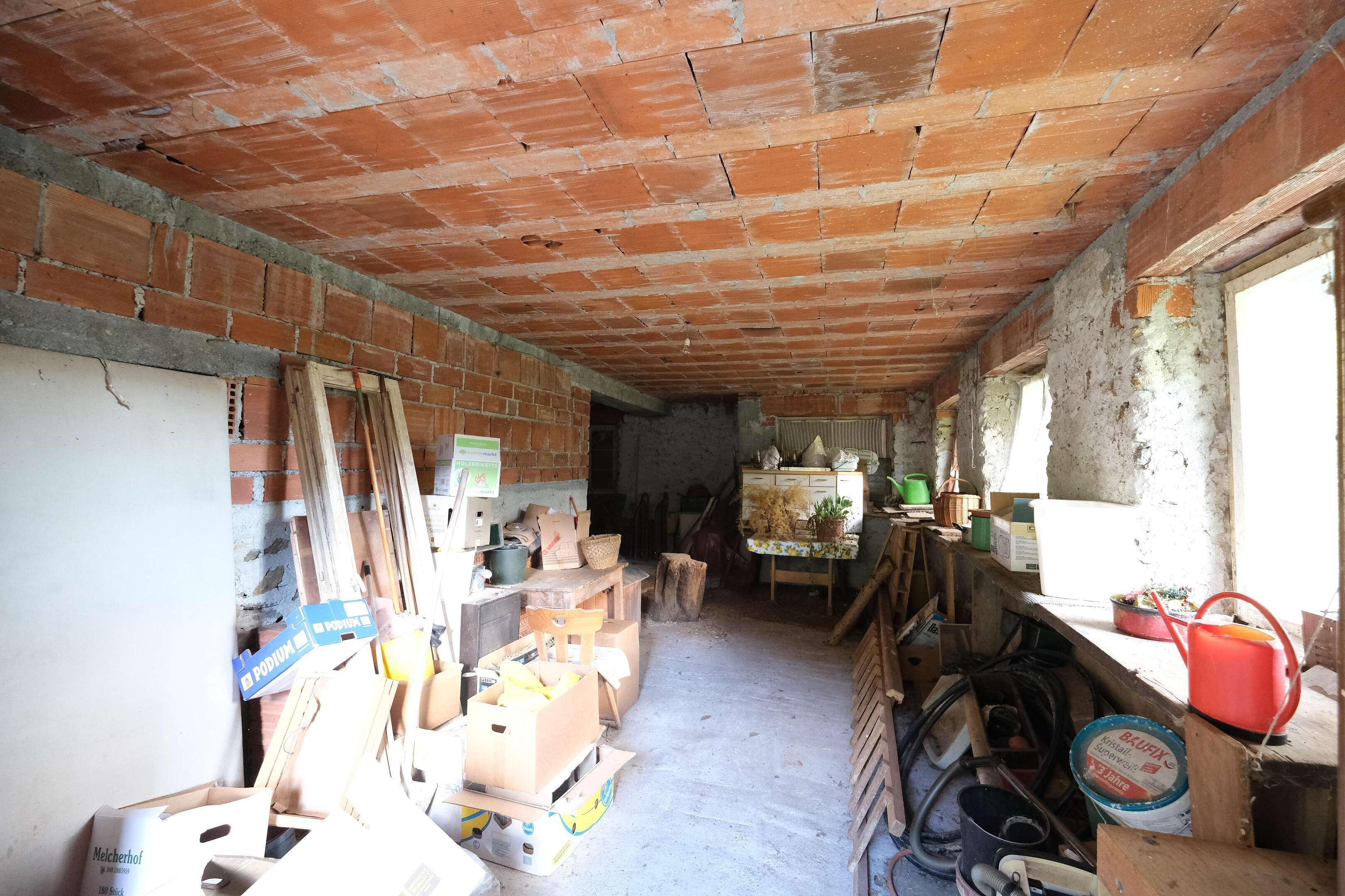 Sanierungsbedürftige Wohnung zu verkaufen