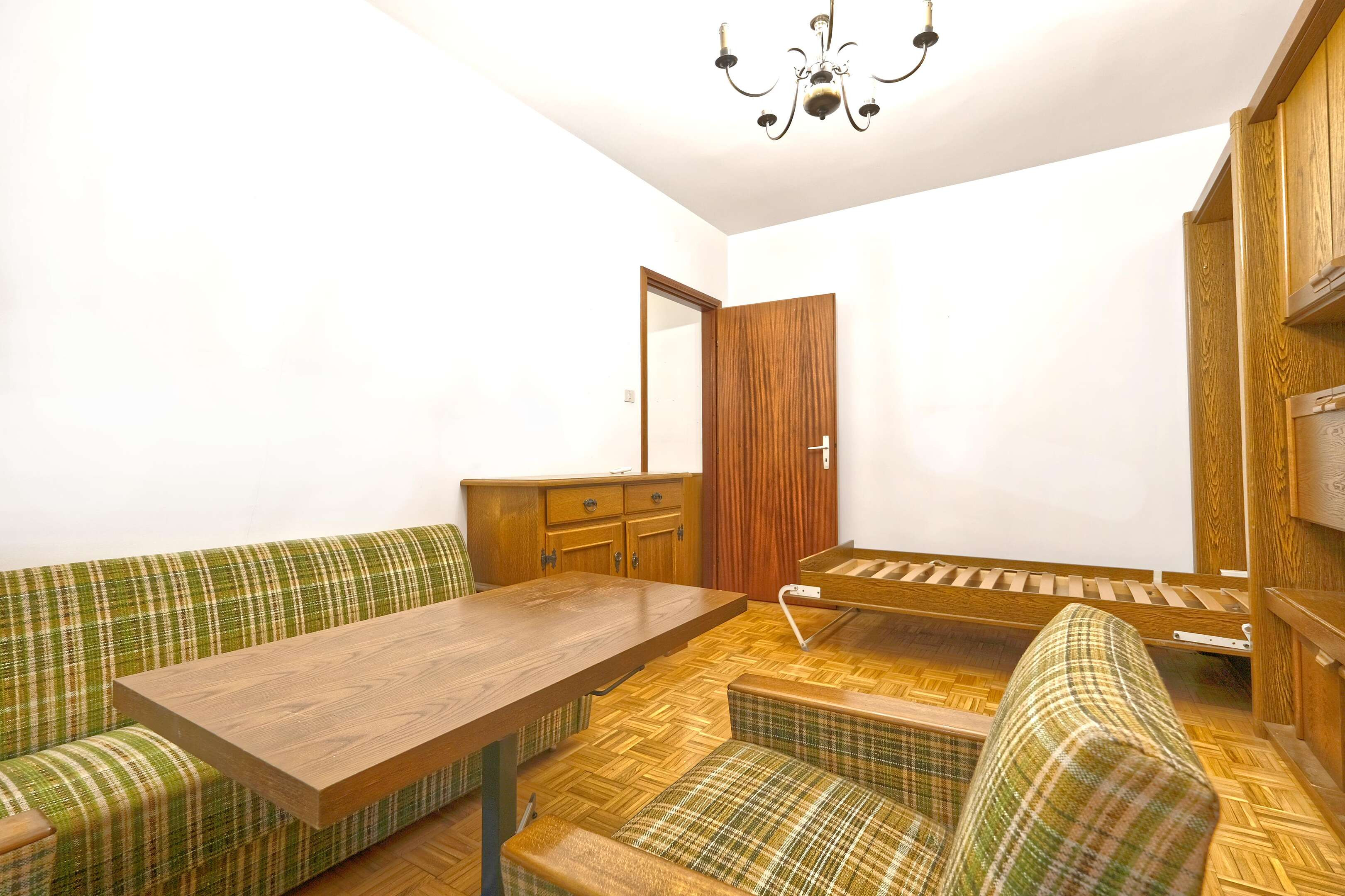 Einzimmerwohnung  zu verkaufen - renovierungsbedürftig