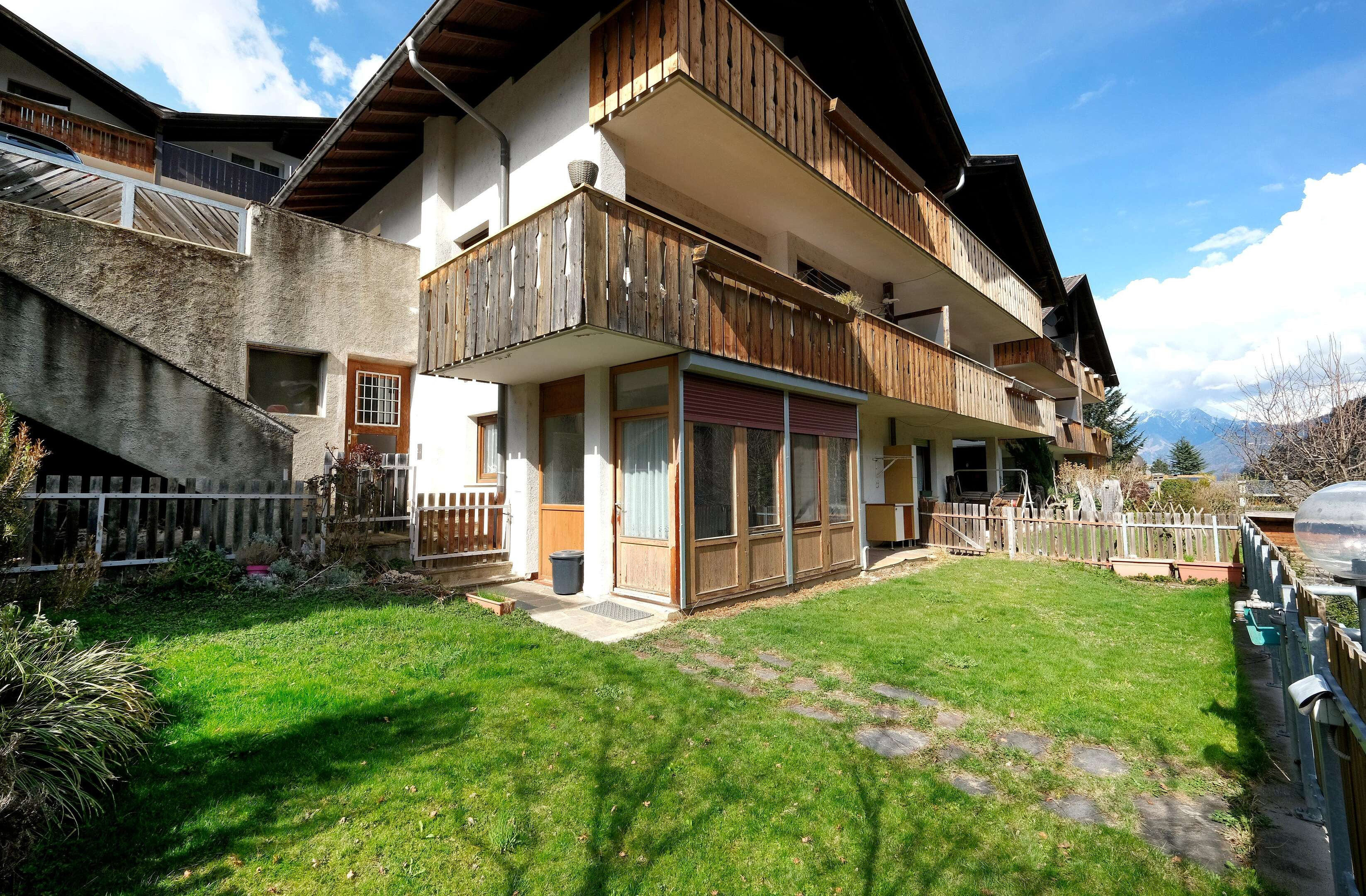 Vendesi casa a schiera