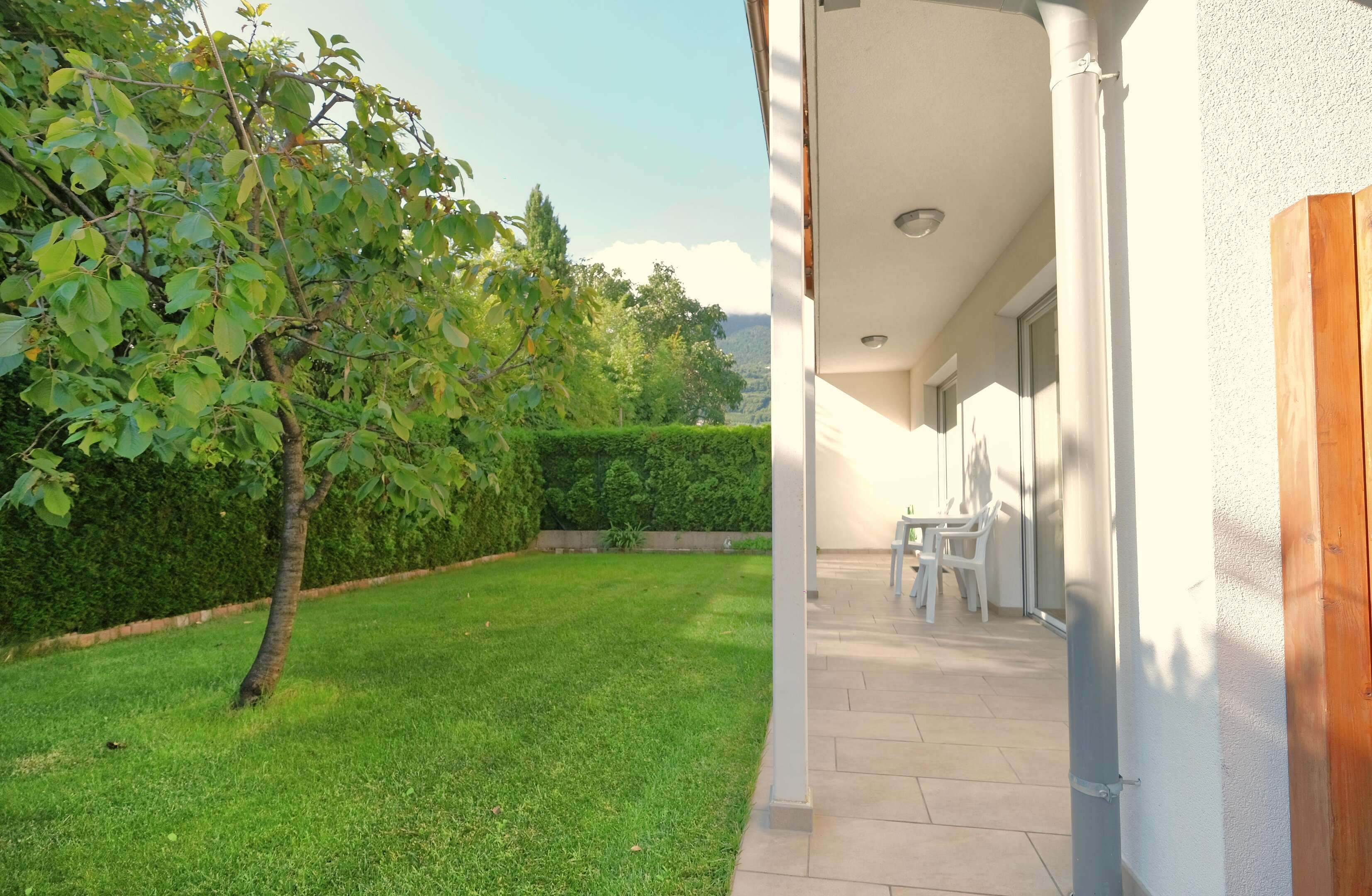 Vendesi villa a schiera con garage doppio