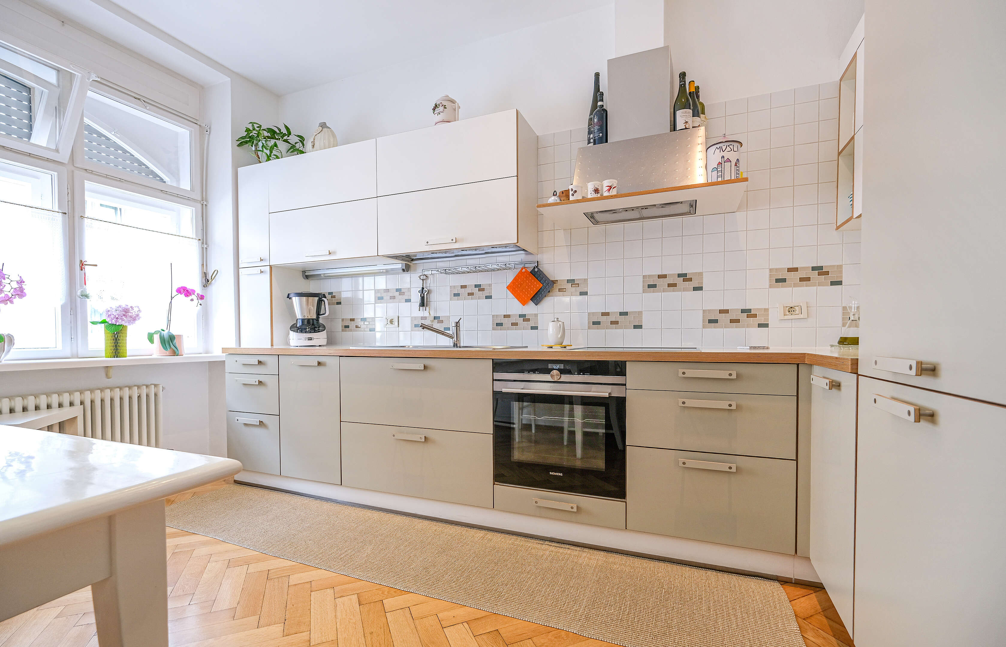 Charmante Jugendstilwohnung mit großzügiger Sonnenterrasse