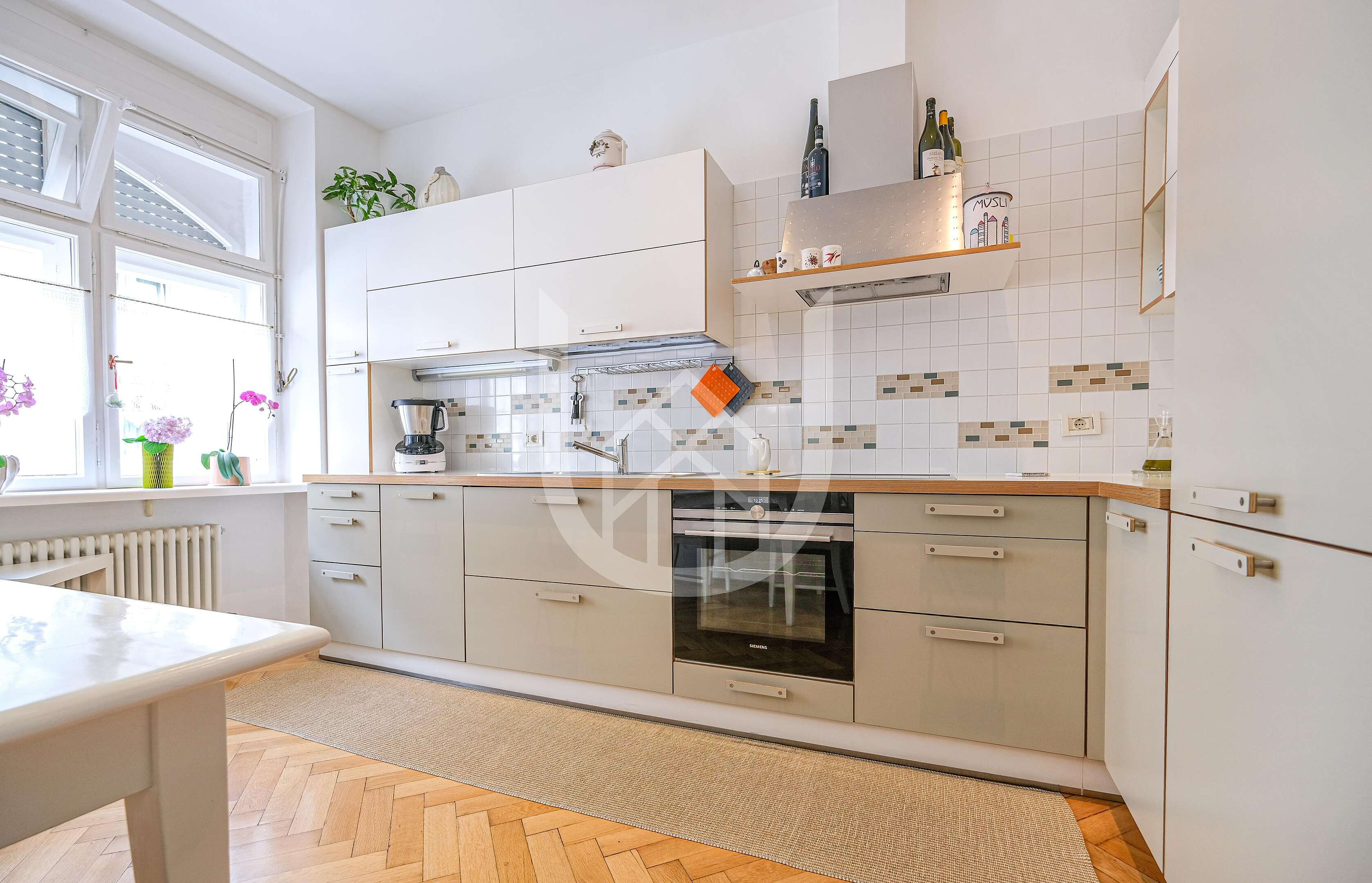 Charmante Jugendstilwohnung mit großzügiger Sonnenterrasse