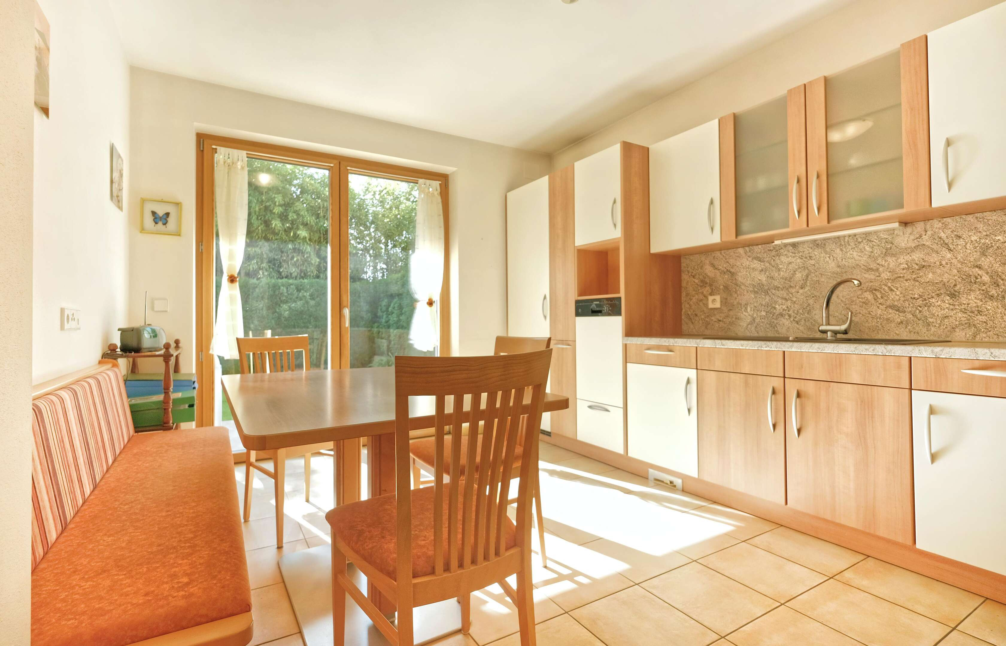 Vendesi villa a schiera con garage doppio