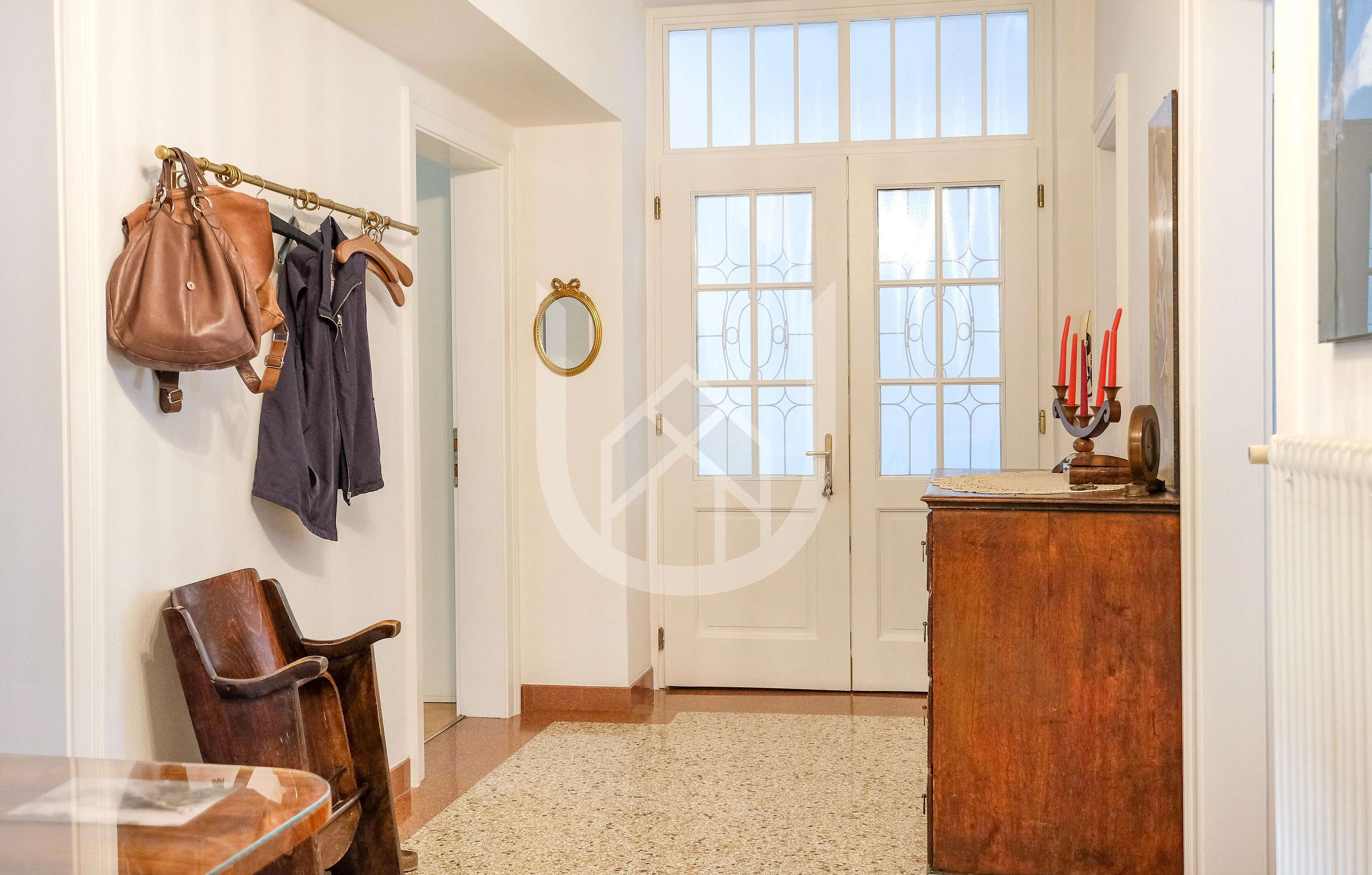 Charmante Jugendstilwohnung mit großzügiger Sonnenterrasse