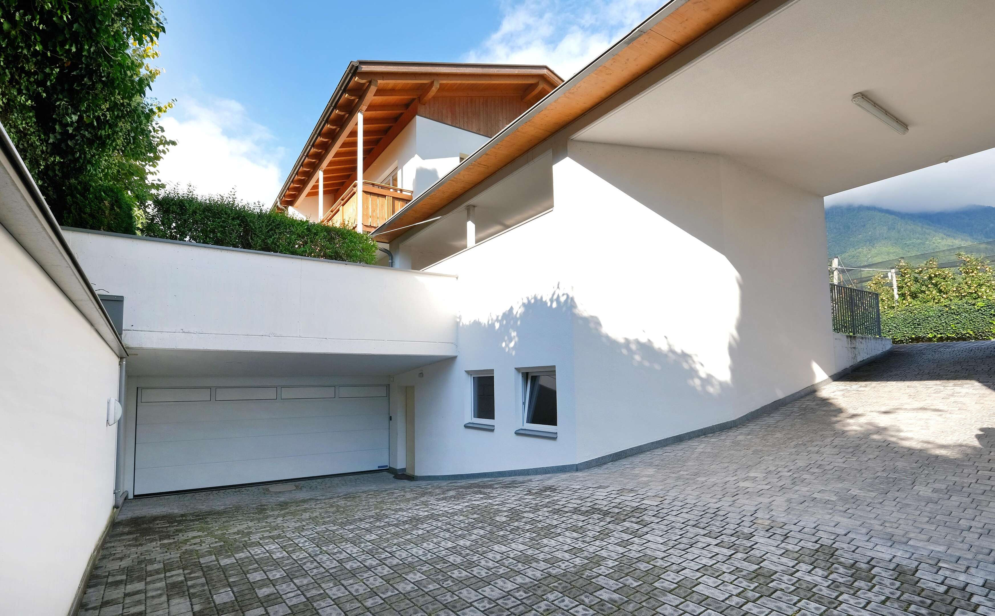 Reihenhaus mit Doppelgarage neuwertig in guter Lage zu verkaufen