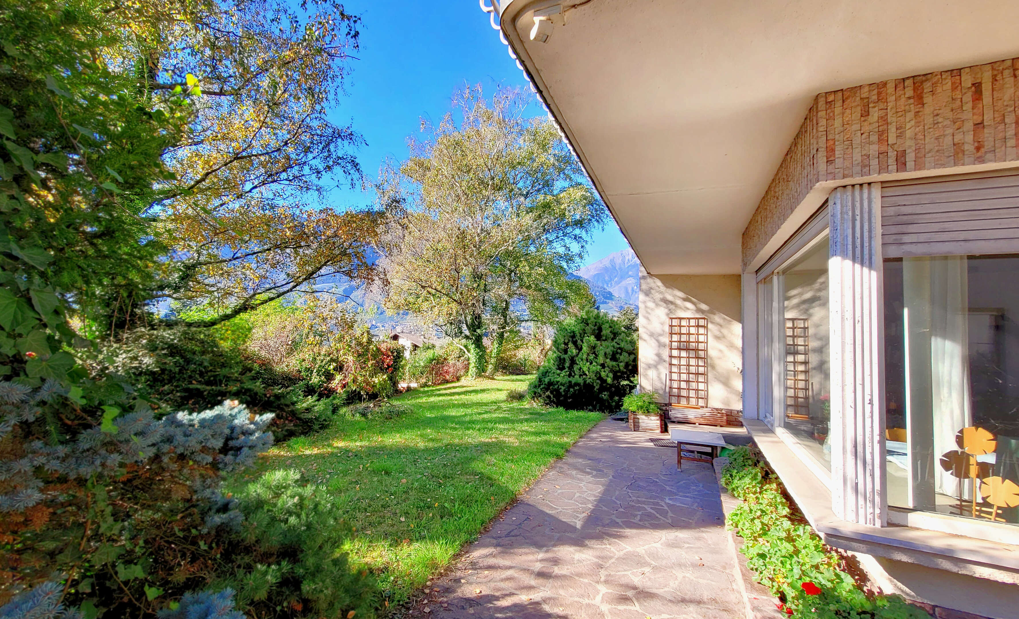 Affascinante villa d’epoca in posizione esclusiva a Merano con grande potenziale di sviluppo