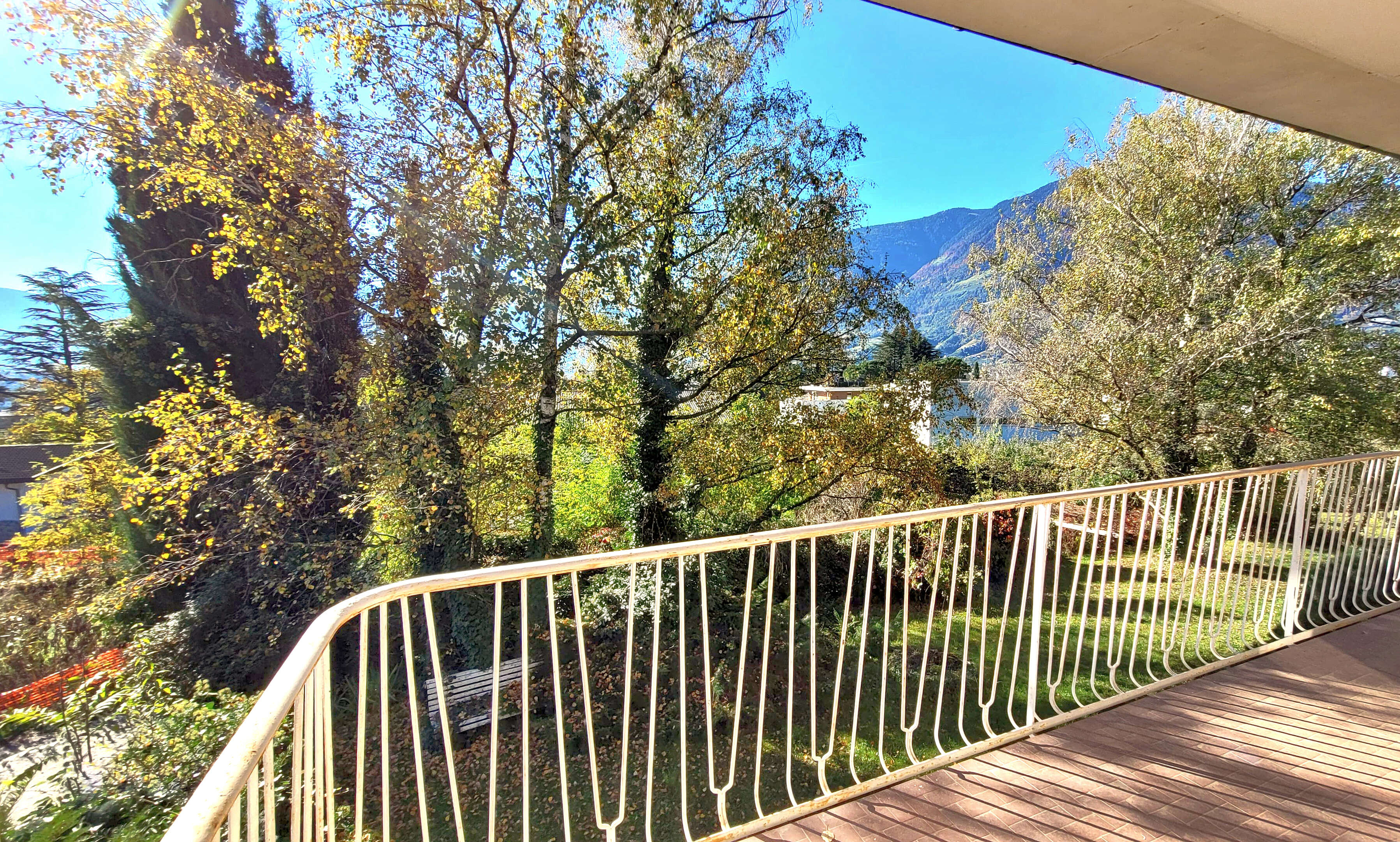 Affascinante villa d’epoca in posizione esclusiva a Merano con grande potenziale di sviluppo