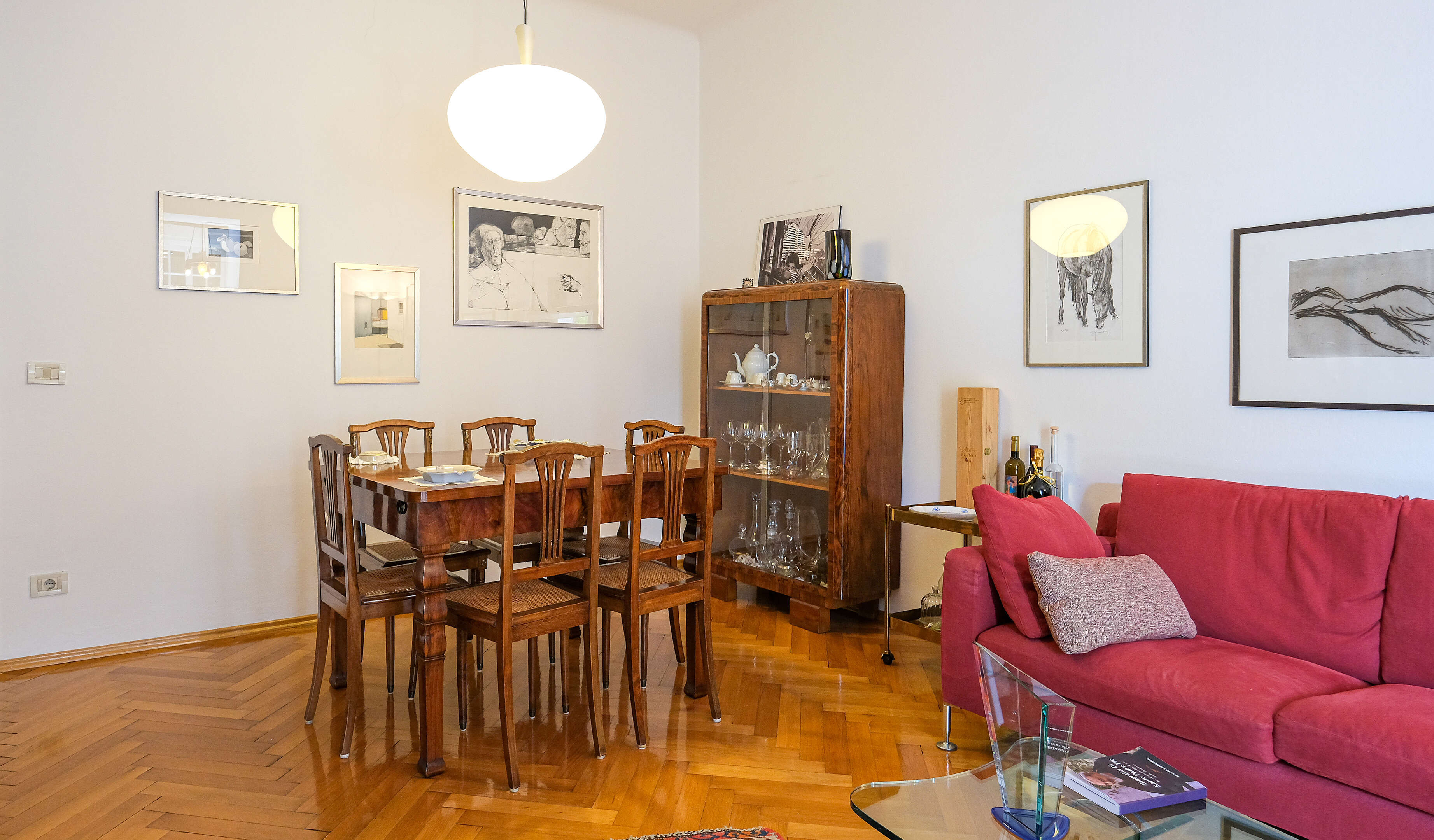Charmante Jugendstilwohnung mit großzügiger Sonnenterrasse