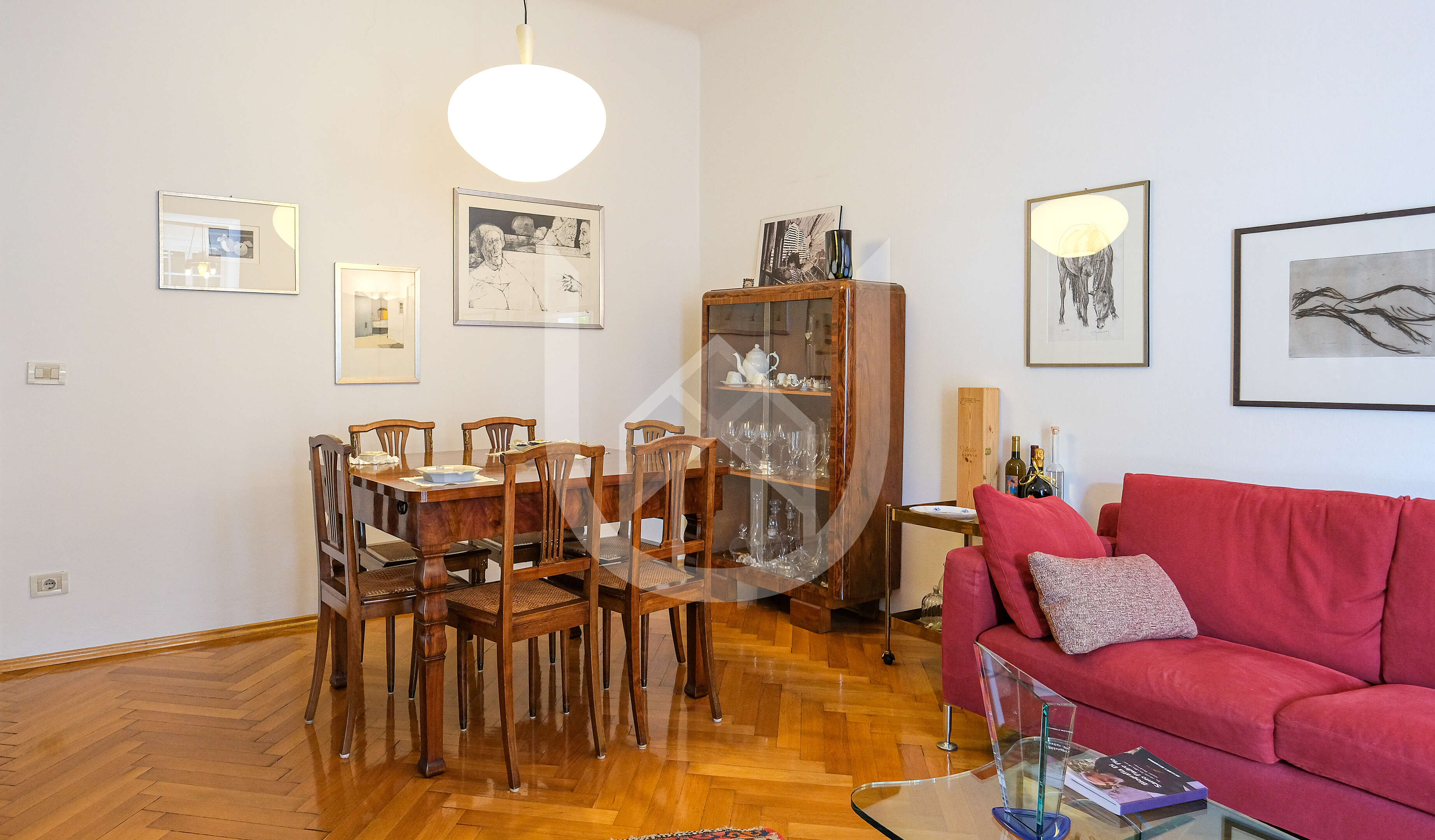 Charmante Jugendstilwohnung mit großzügiger Sonnenterrasse