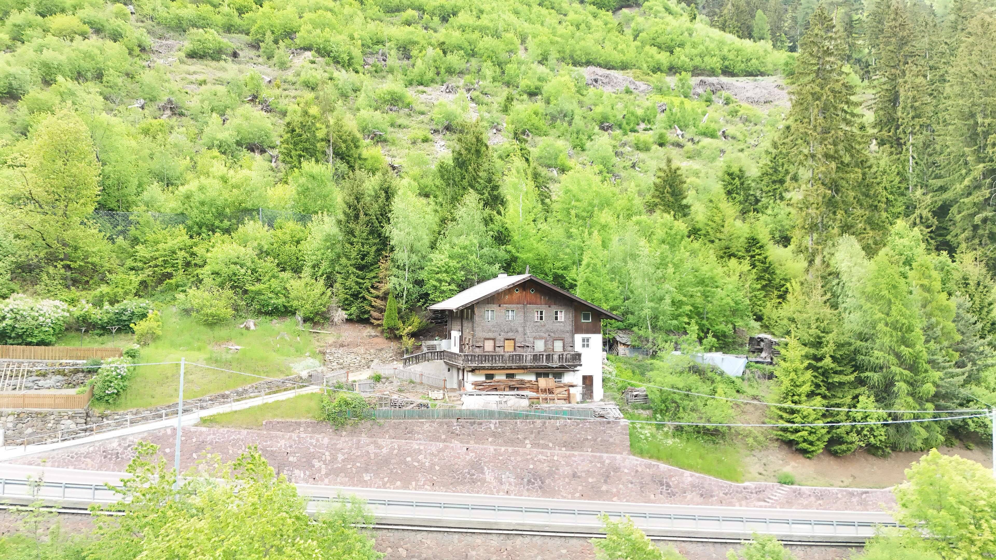Älteres Wohnhaus im Landwirtschaftsgebiet zu verkaufen