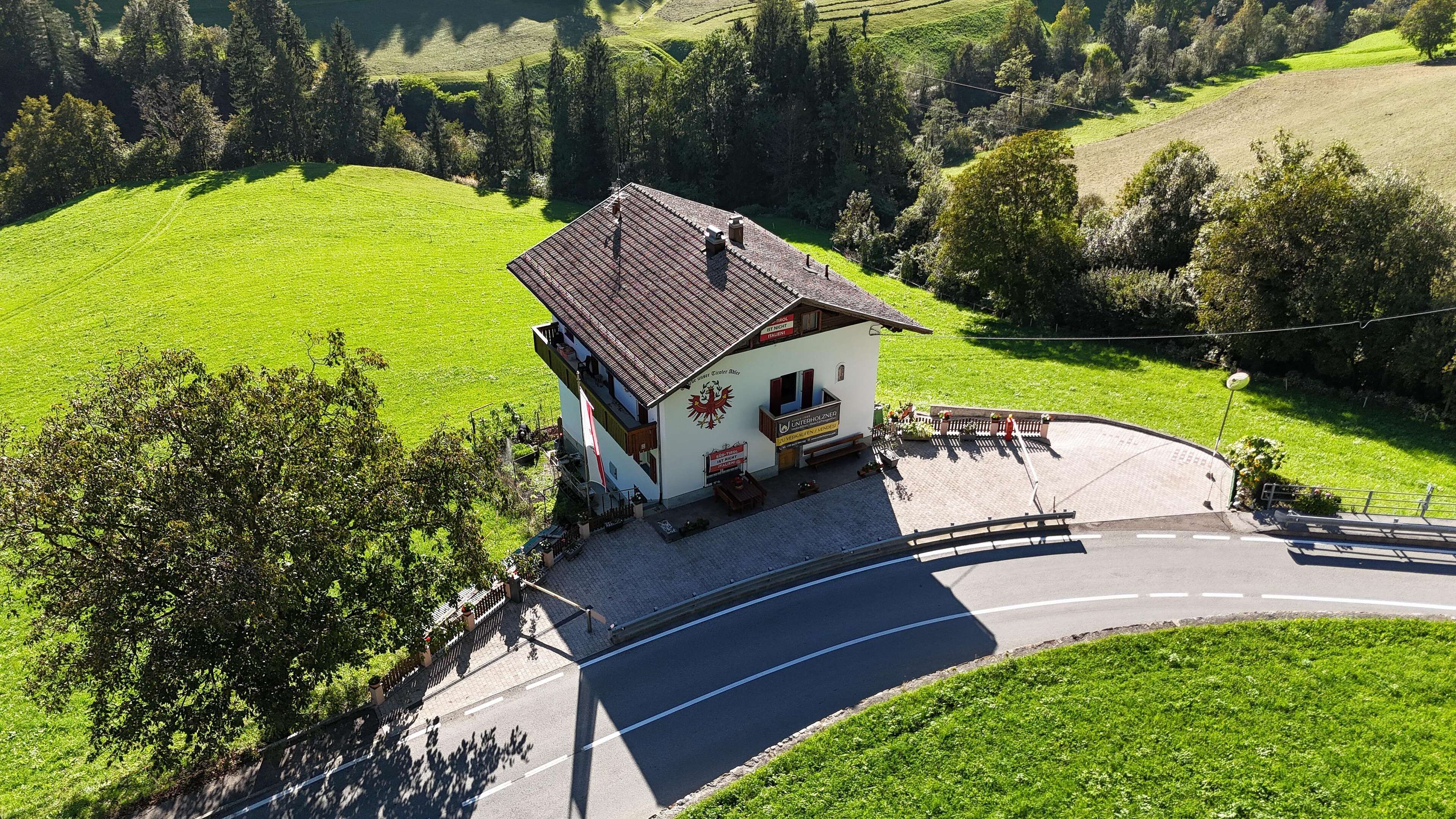 Freistehendes Haus mit 2 Wohneinheiten zu verkaufen