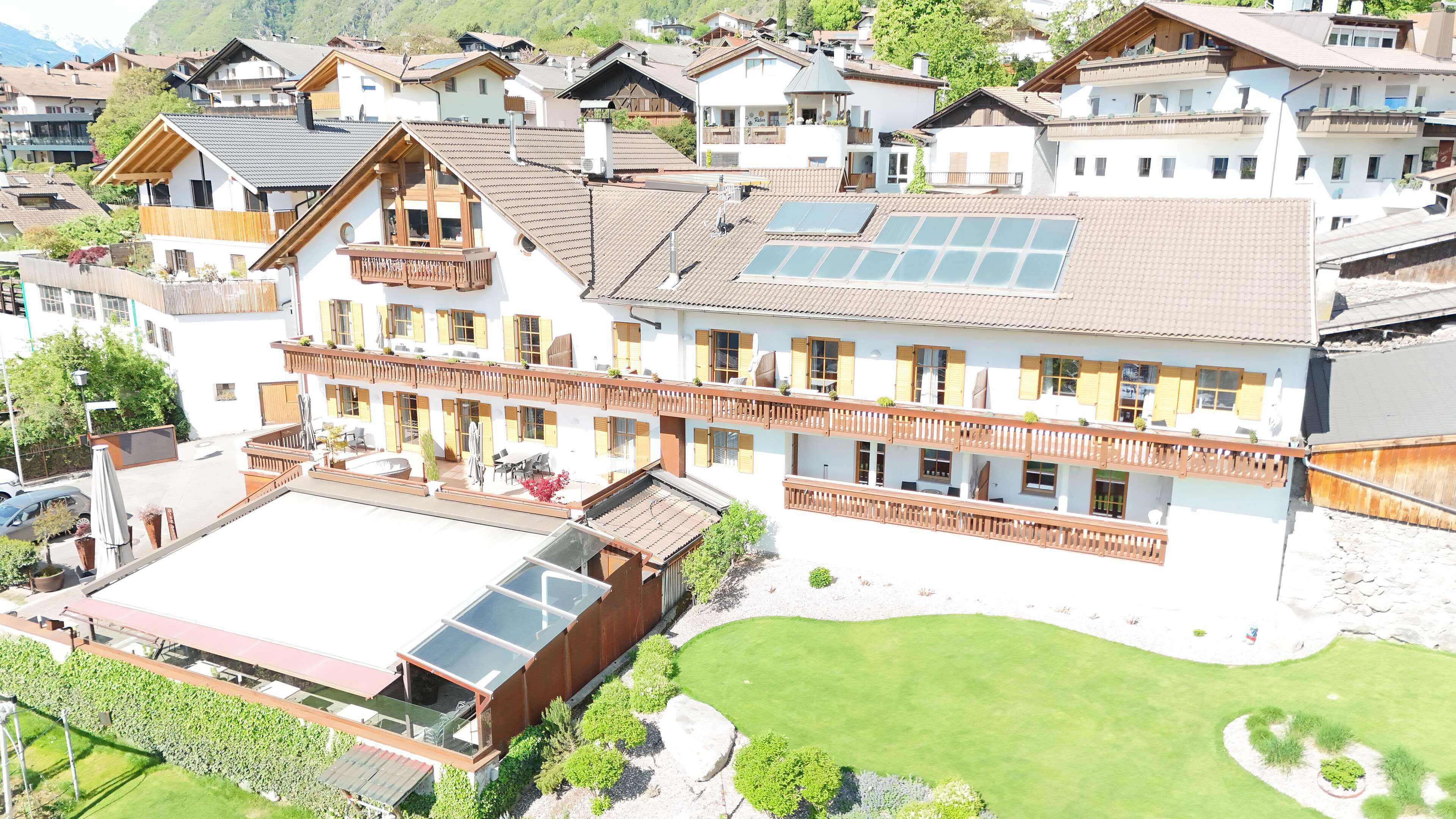 Residence mit Restaurant/Pizzeria zu verkaufen
