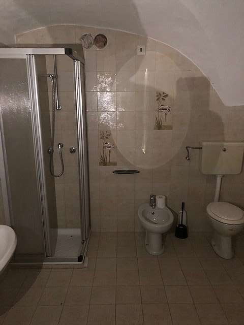 Tra Lago di Garda e Lago di Molveno: Vendesi casale da ristruttuare