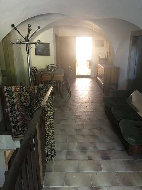 Tra Lago di Garda e Lago di Molveno: Vendesi casale da ristruttuare