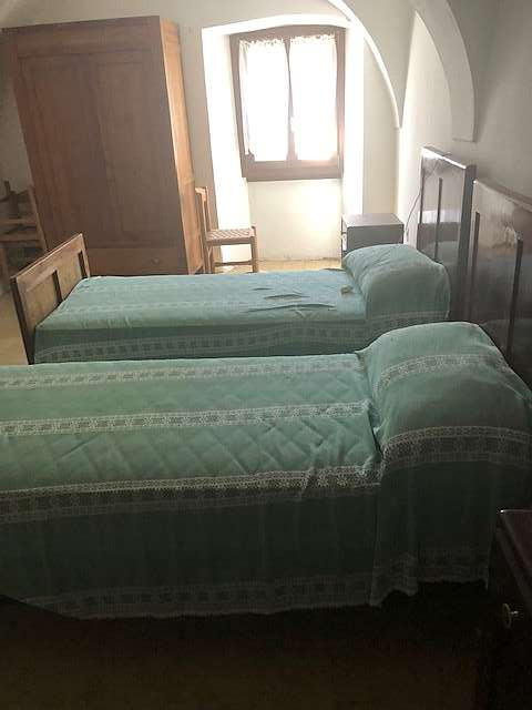 Tra Lago di Garda e Lago di Molveno: Vendesi casale da ristruttuare