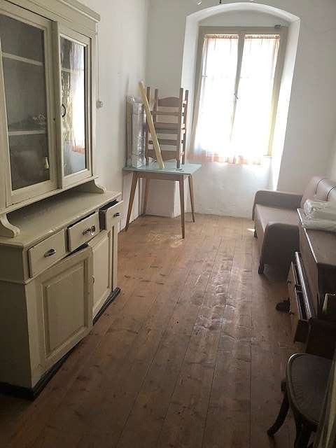 Tra Lago di Garda e Lago di Molveno: Vendesi casale da ristruttuare